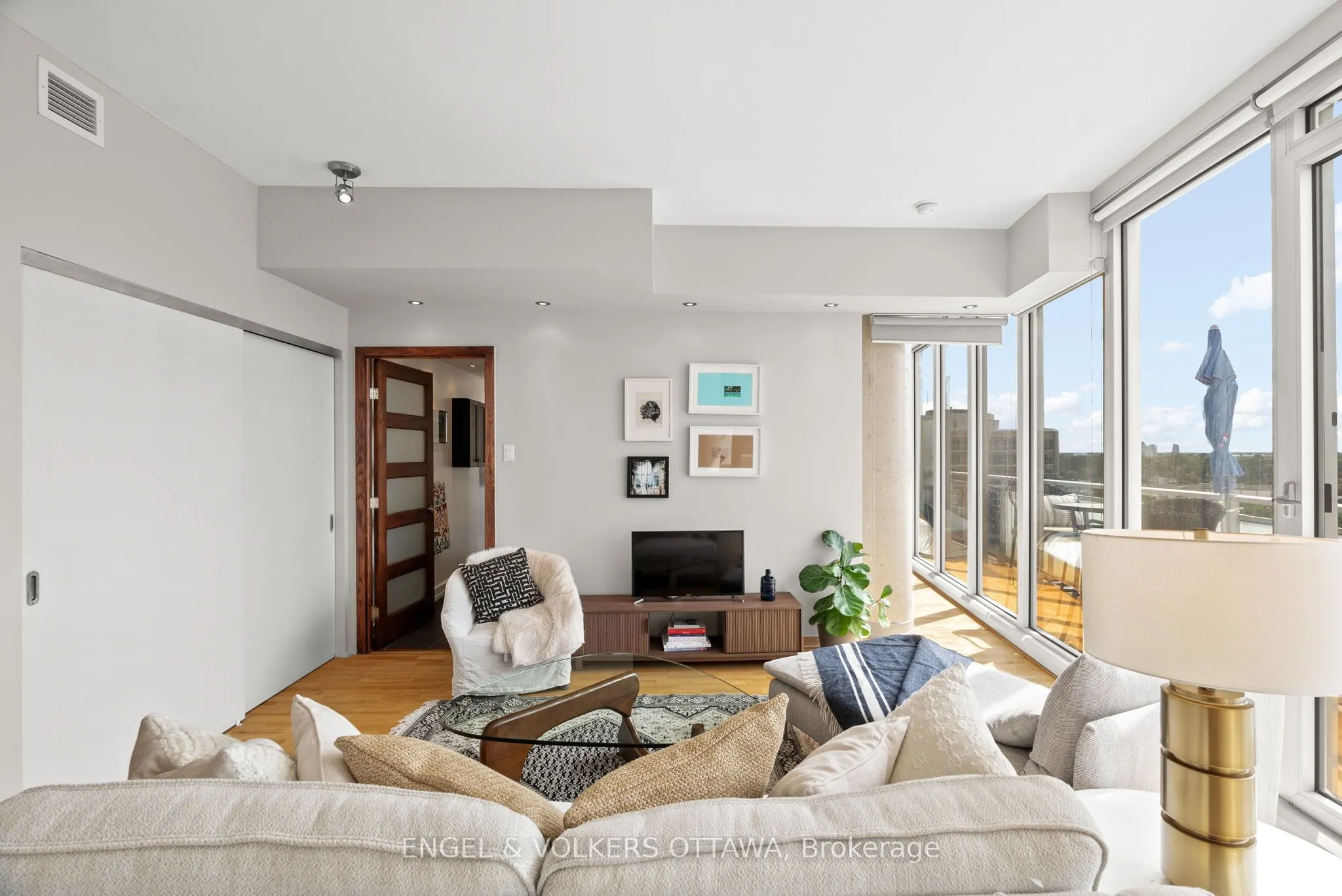 349 Mcleod Street, #823