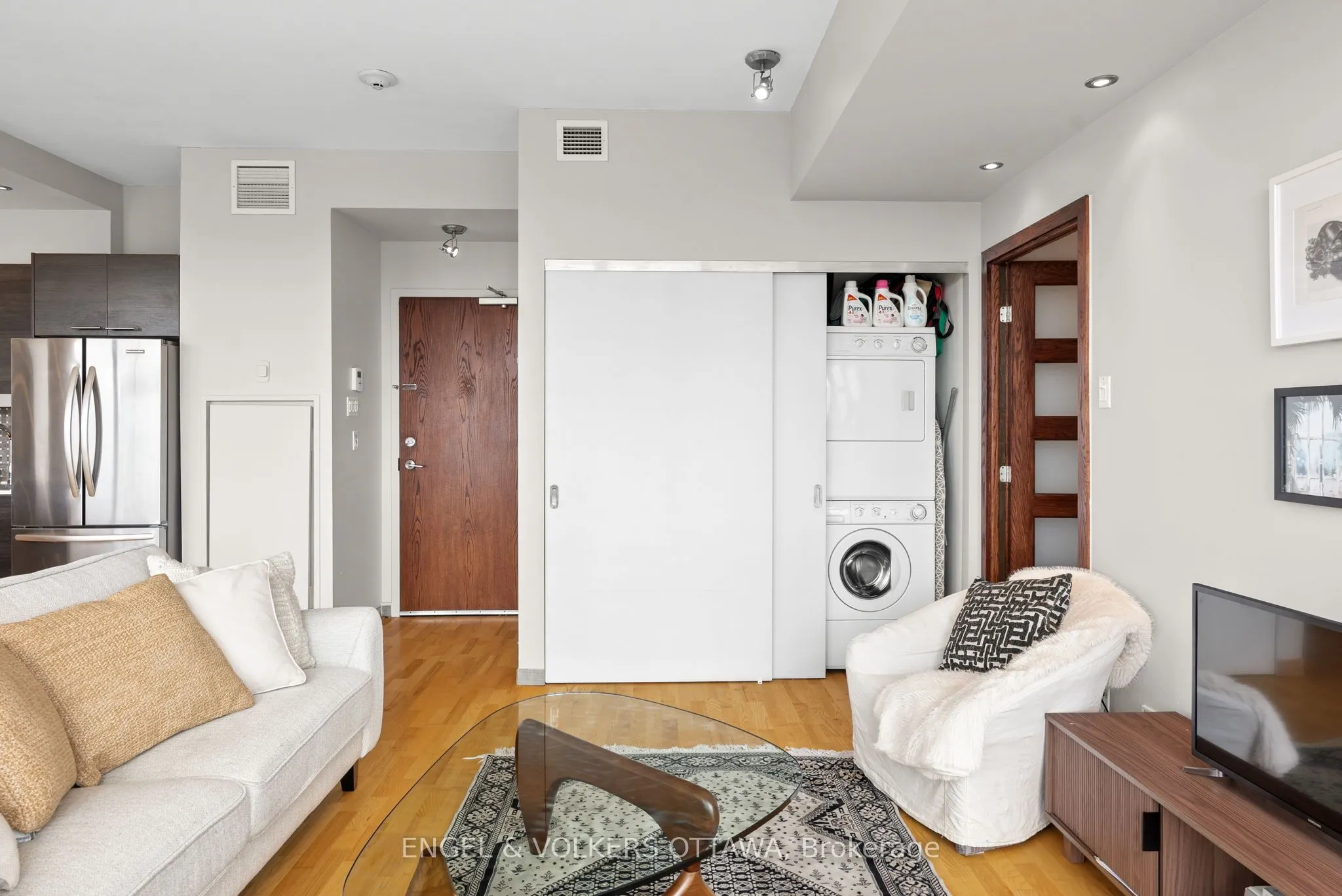349 Mcleod Street, #823