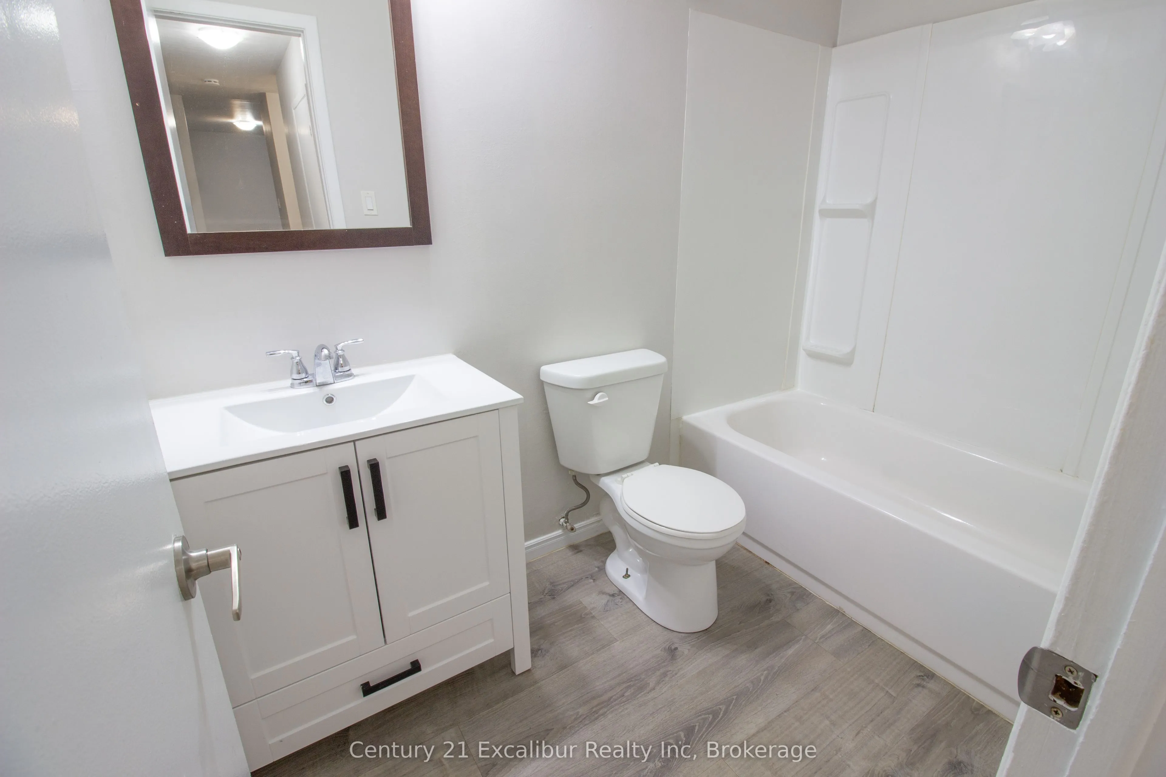 320 Queen Street E, #5