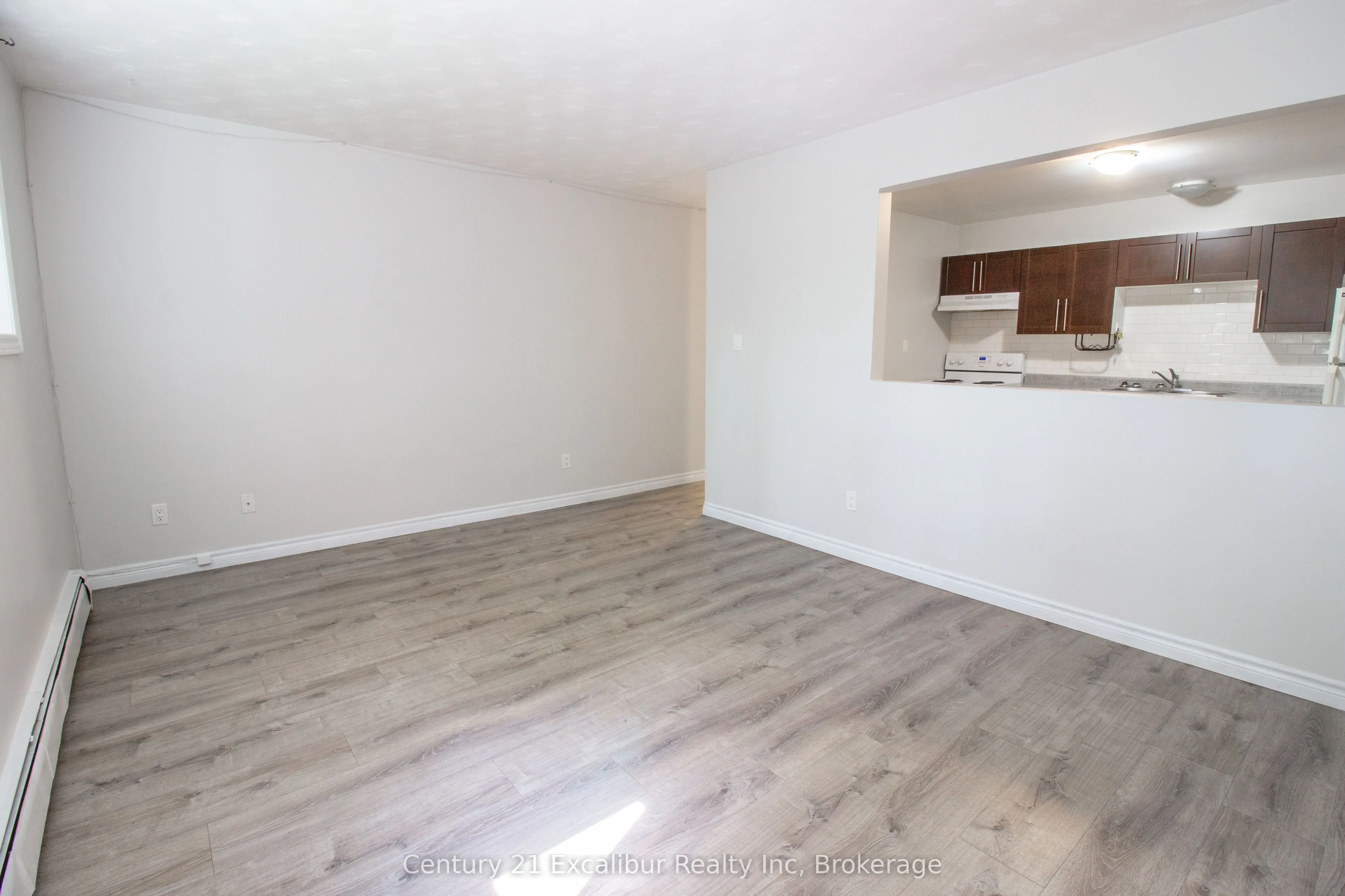 320 Queen Street E, #5