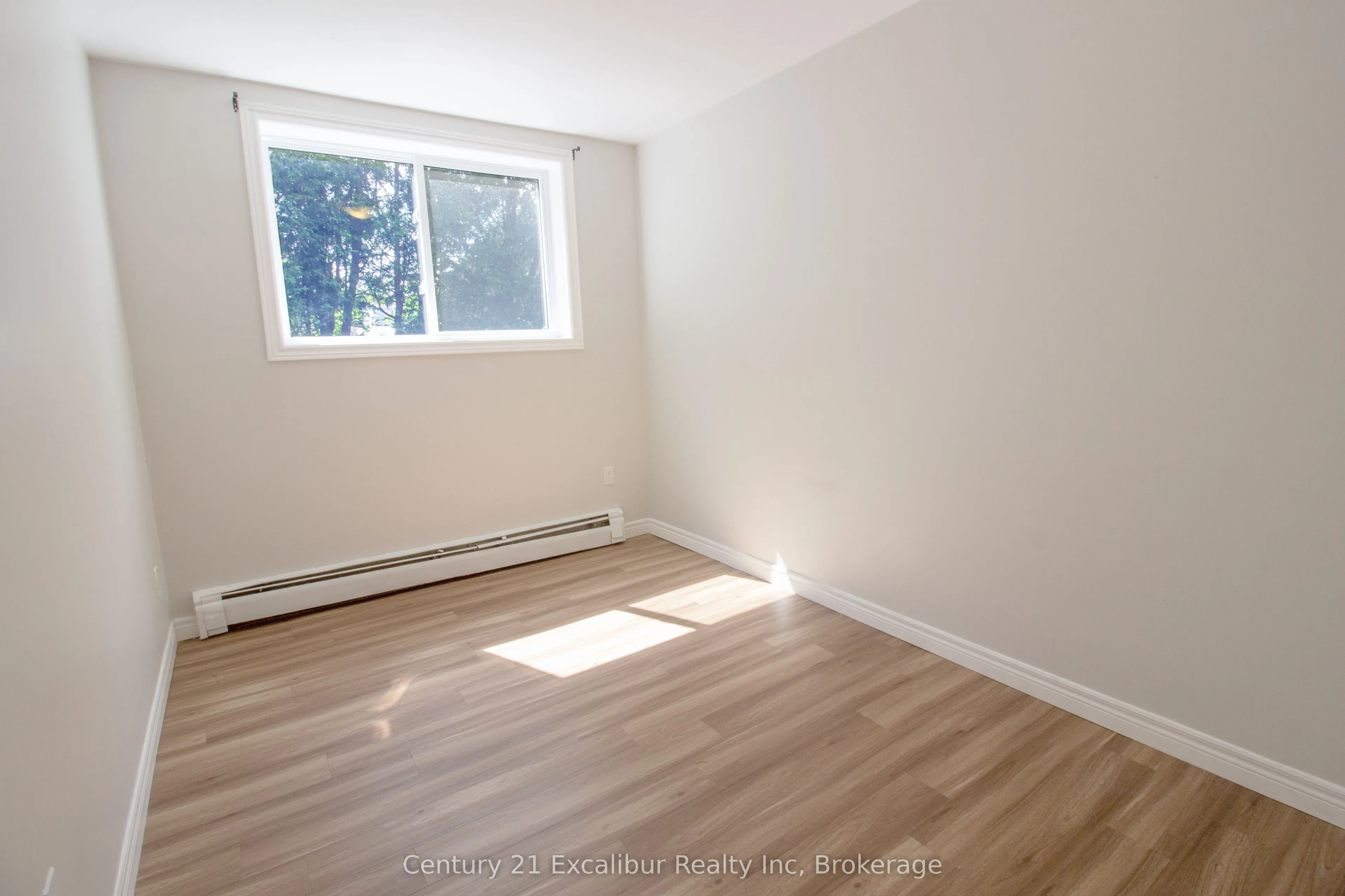 320 Queen Street E, #5