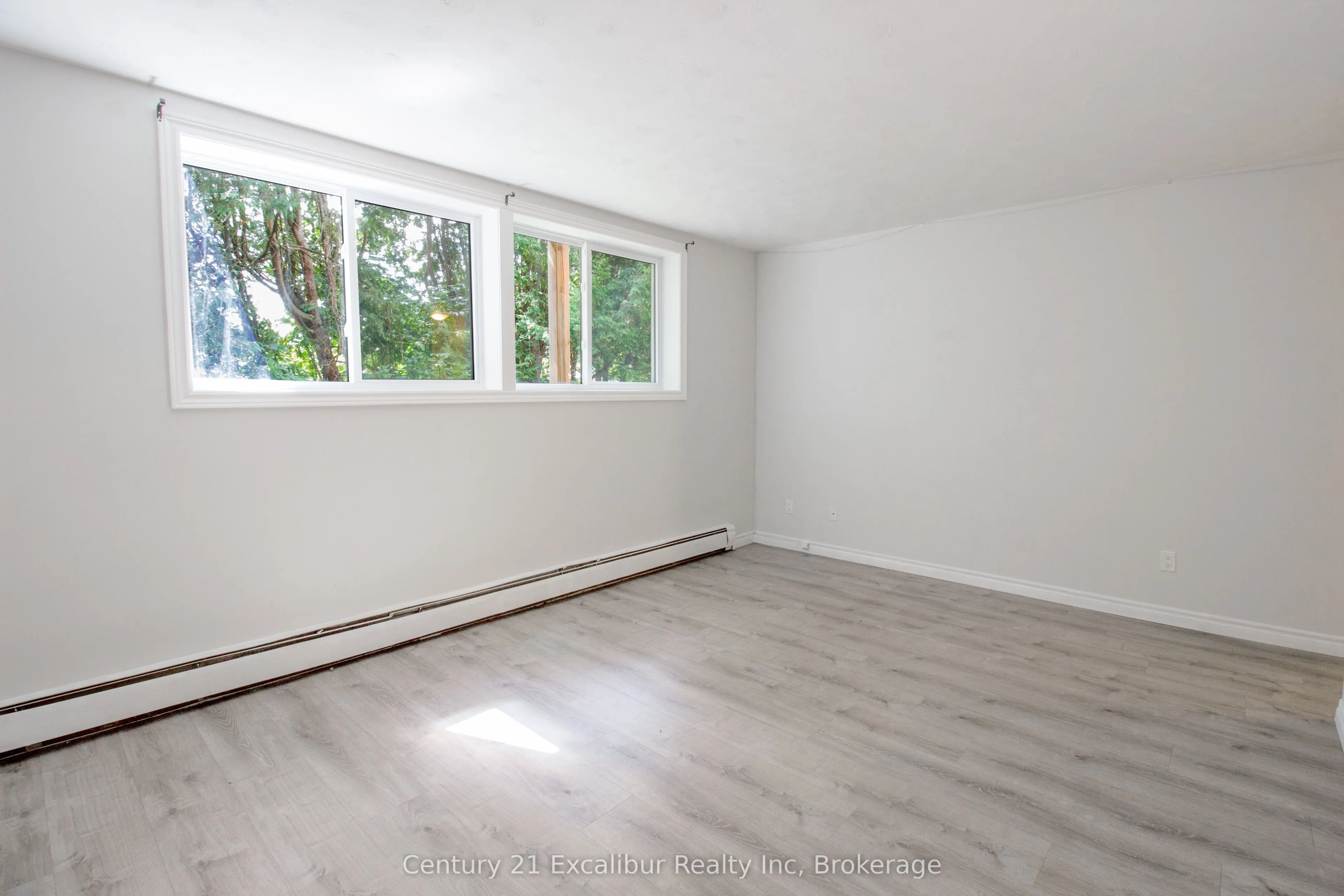 320 Queen Street E, #5