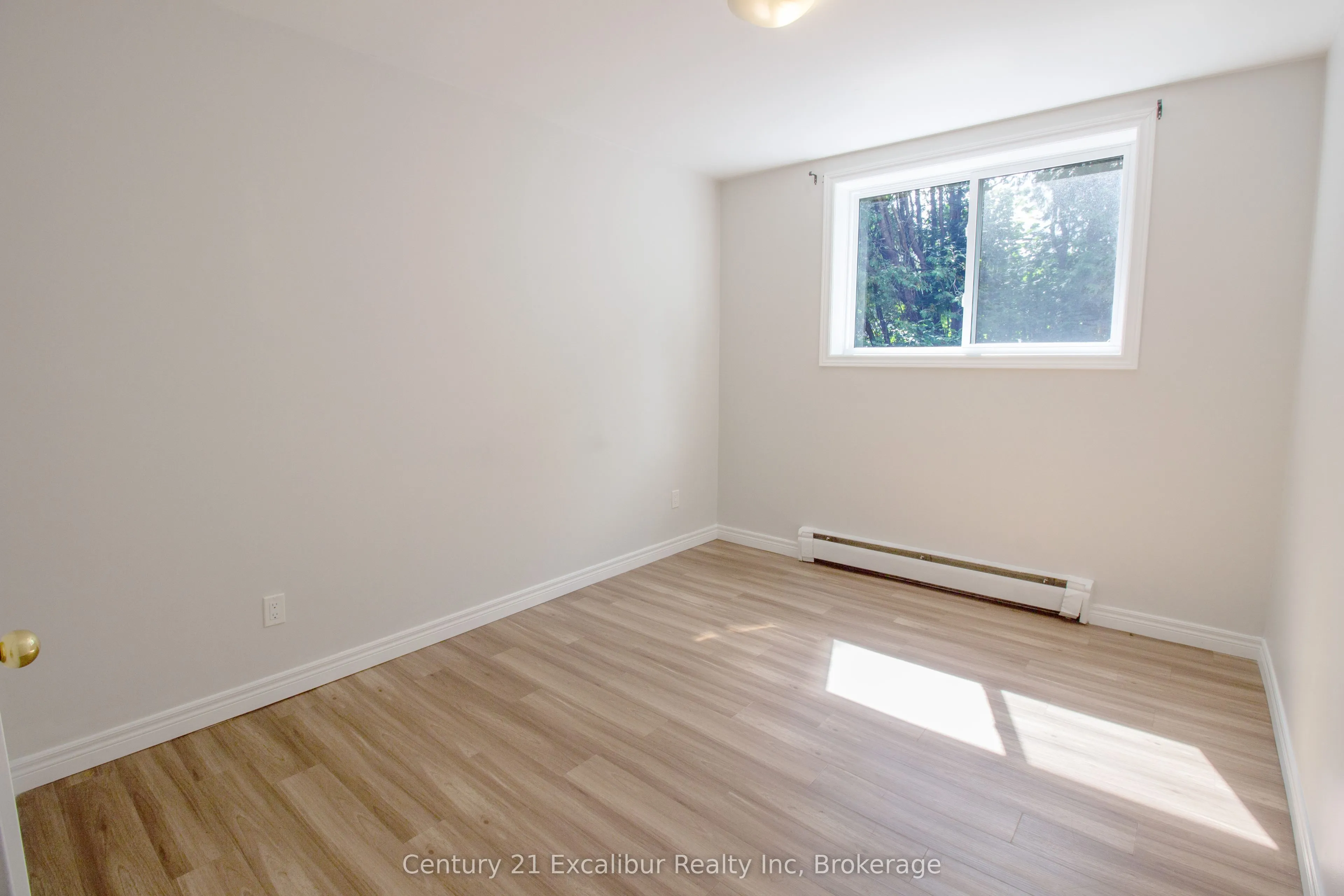 320 Queen Street E, #5