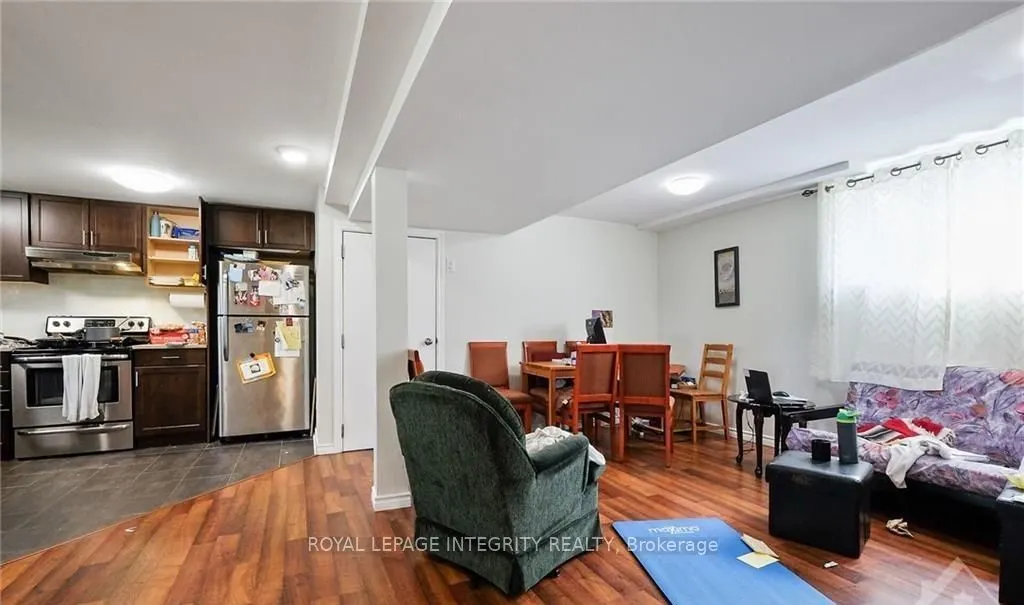 2142 Monson Crescent