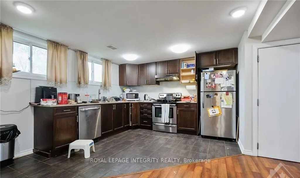 2142 Monson Crescent