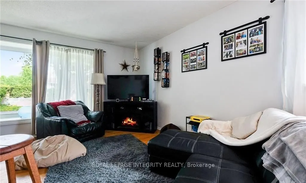 2142 Monson Crescent