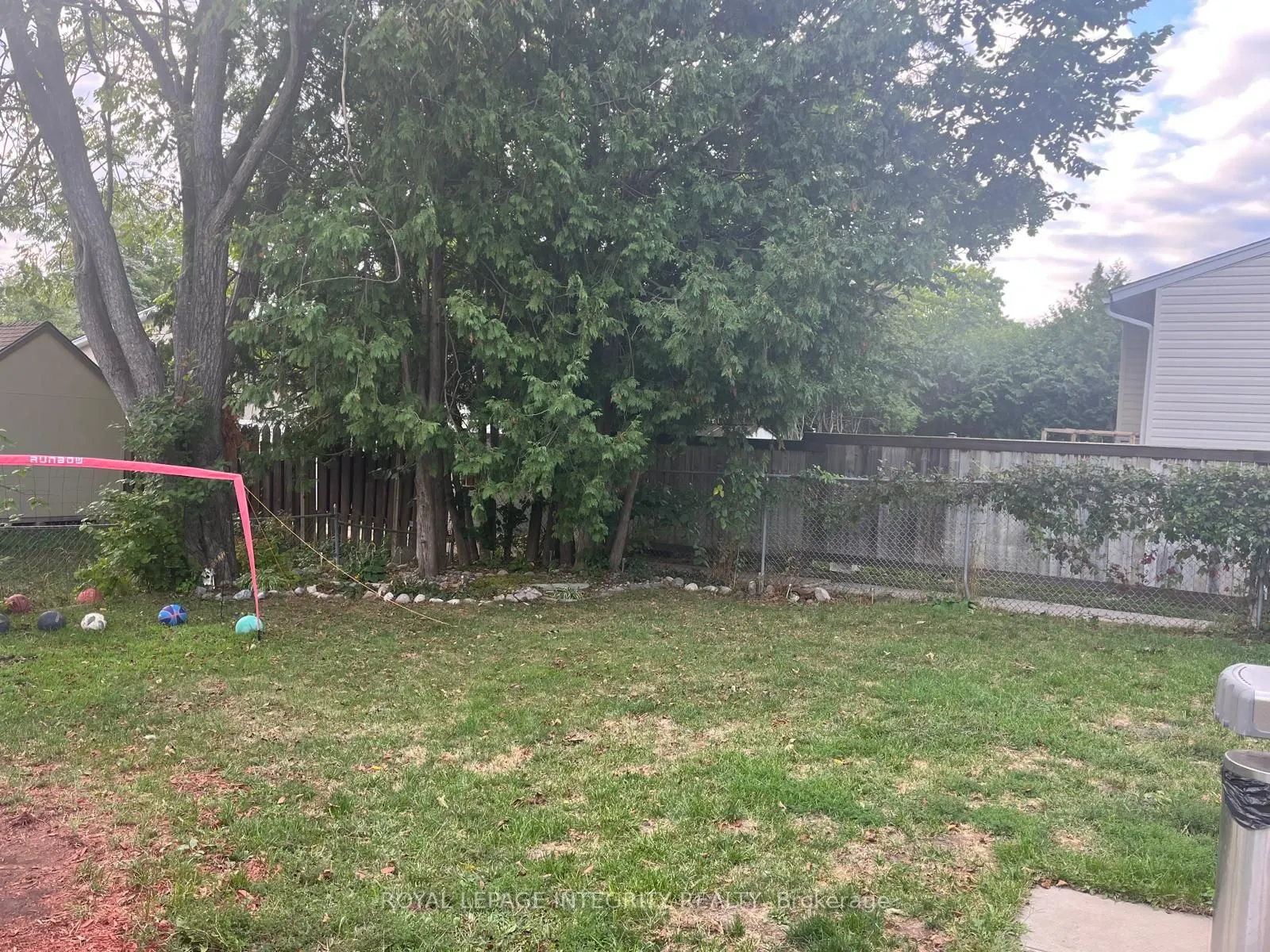 2142 Monson Crescent