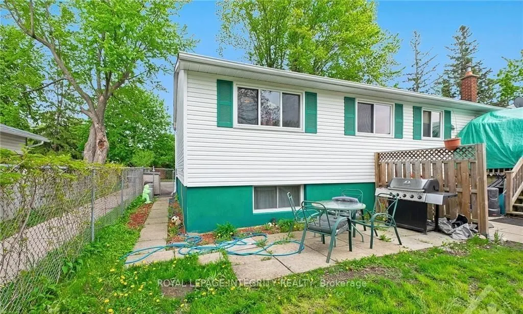 2142 Monson Crescent