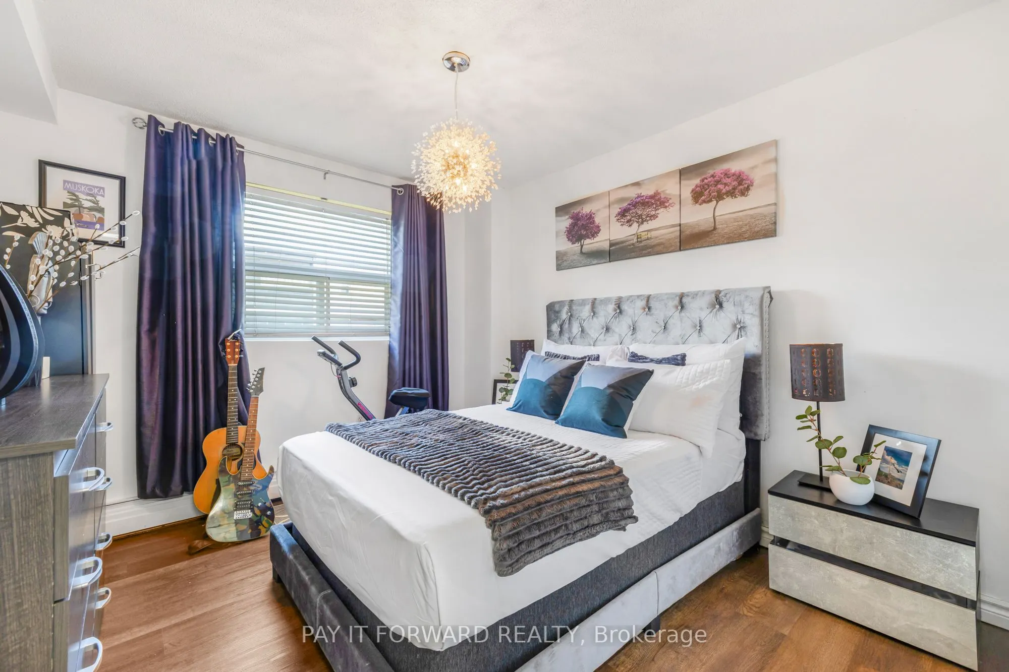 640 Grey Street, #206