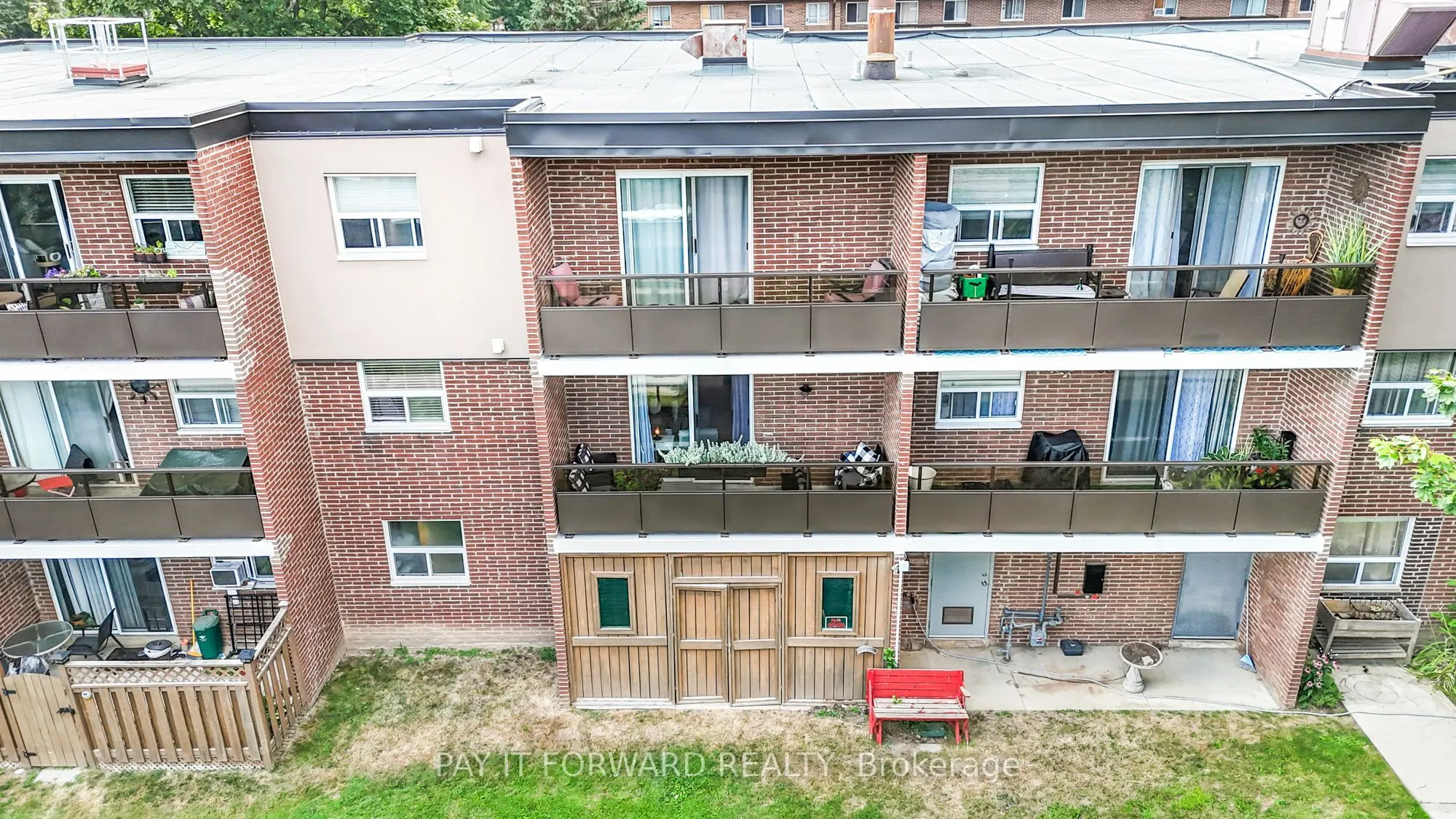 640 Grey Street, #206