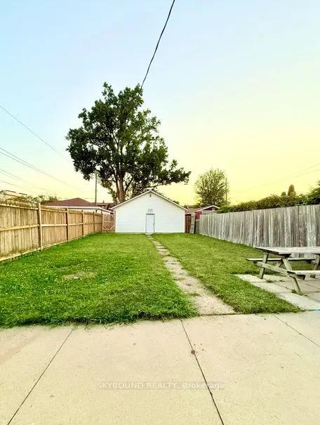 1723 Langlois Avenue