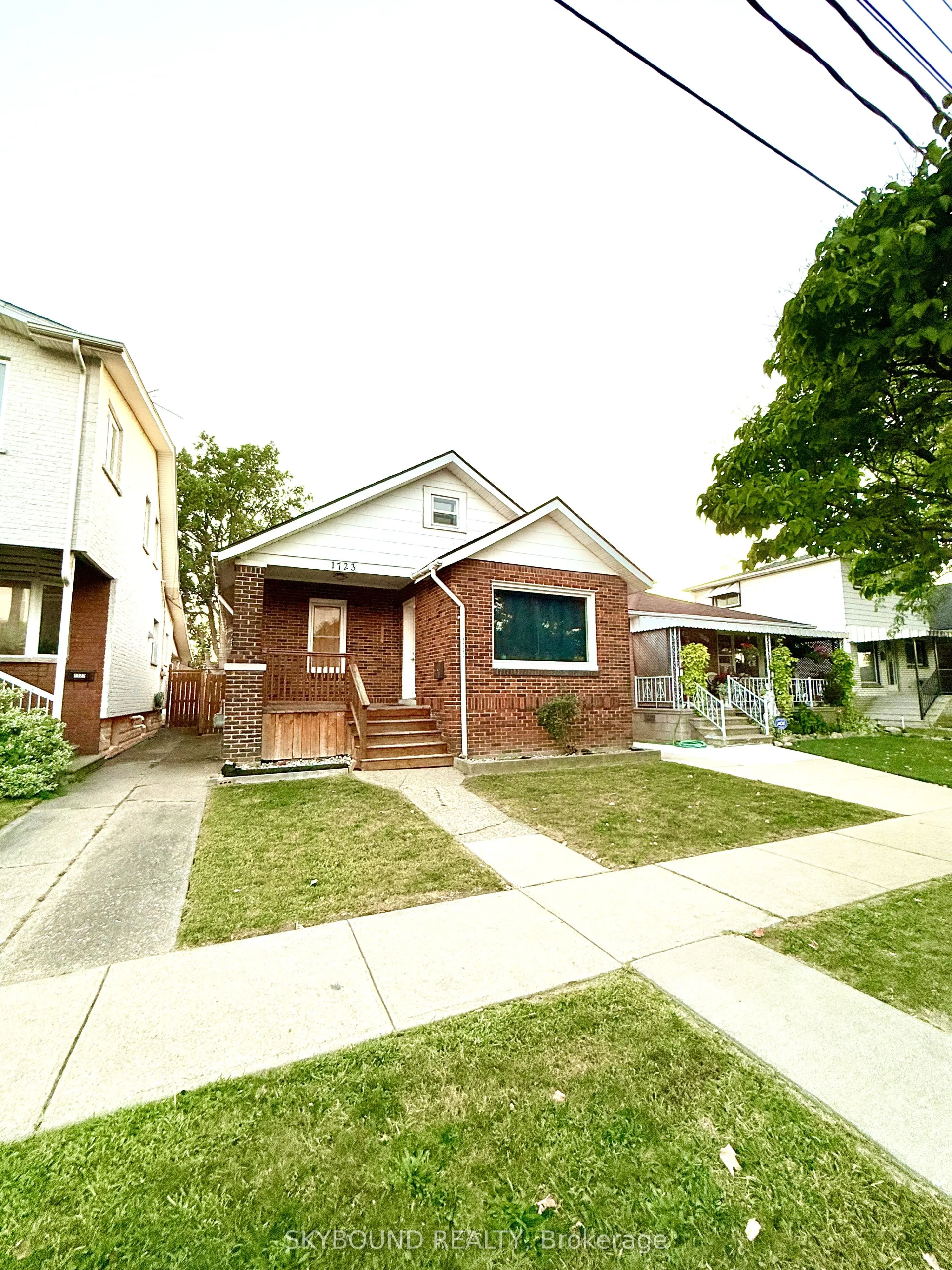 1723 Langlois Avenue