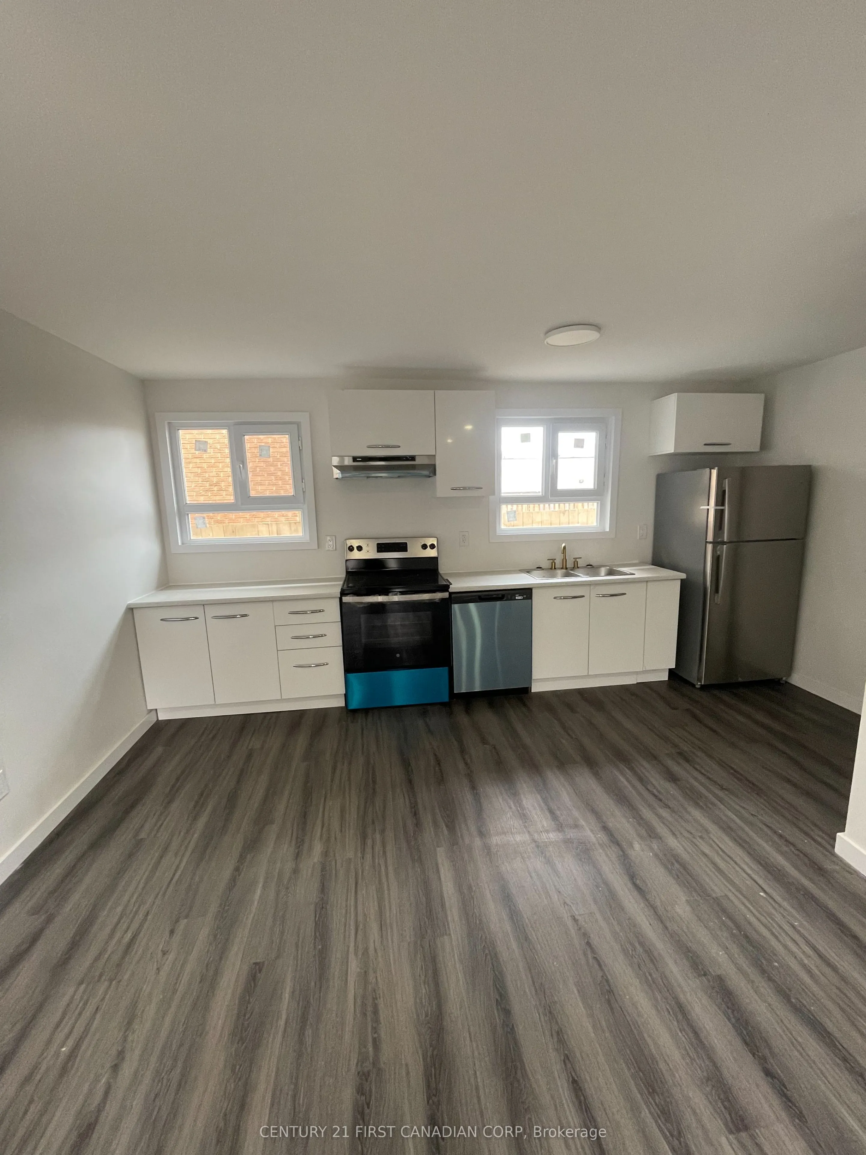 292 Simcoe Street
