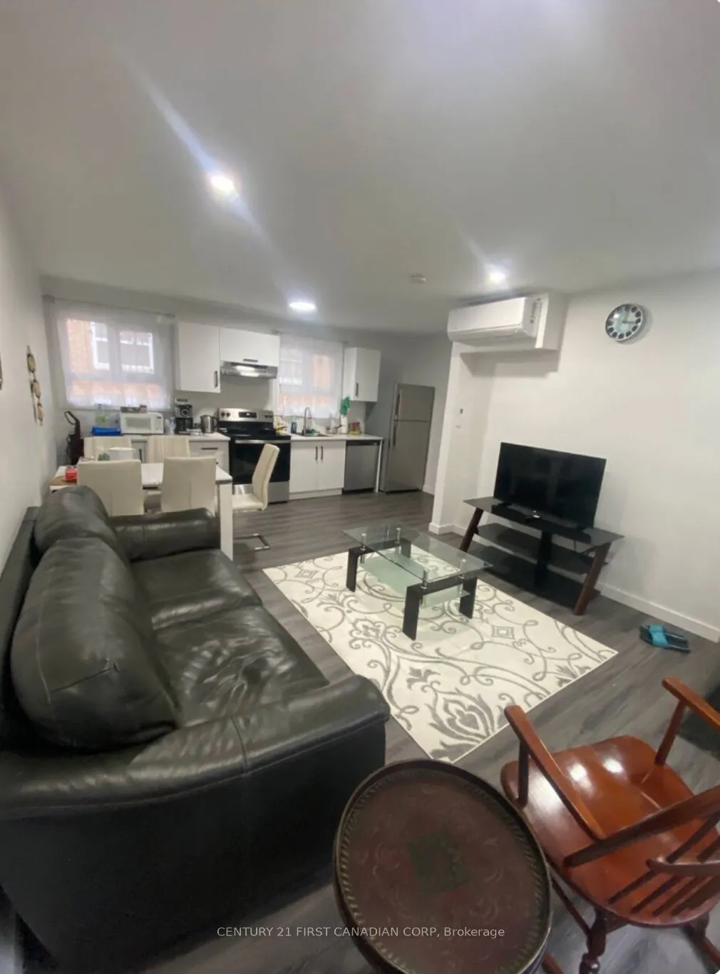 292 Simcoe Street