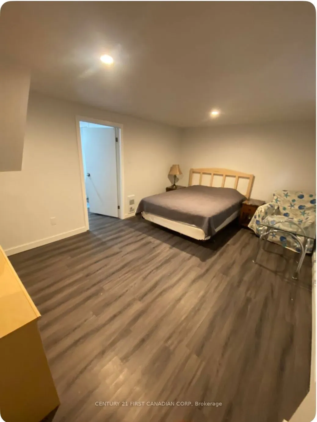 292 Simcoe Street