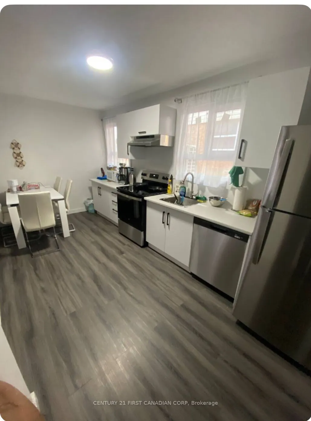 292 Simcoe Street