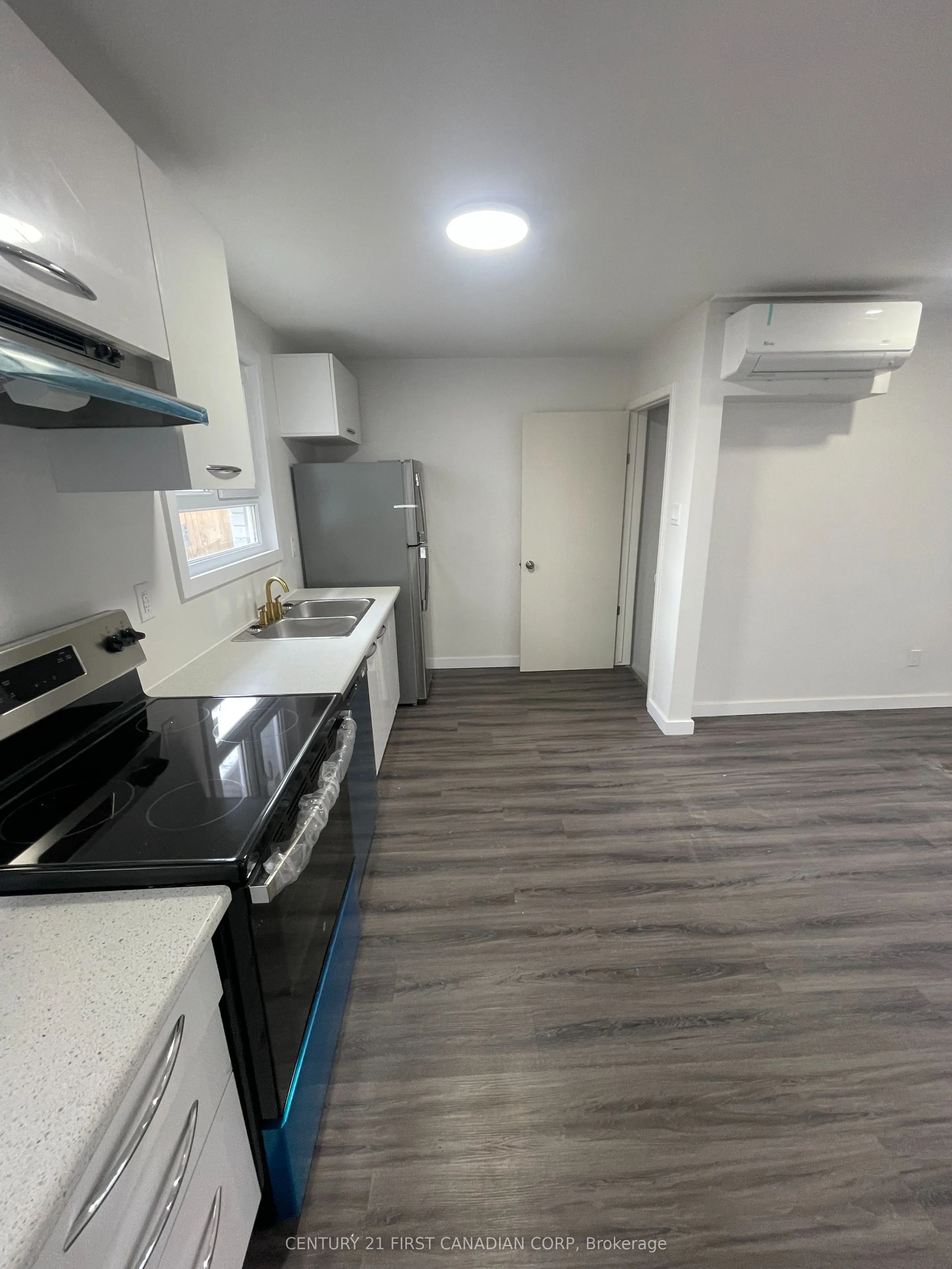 292 Simcoe Street