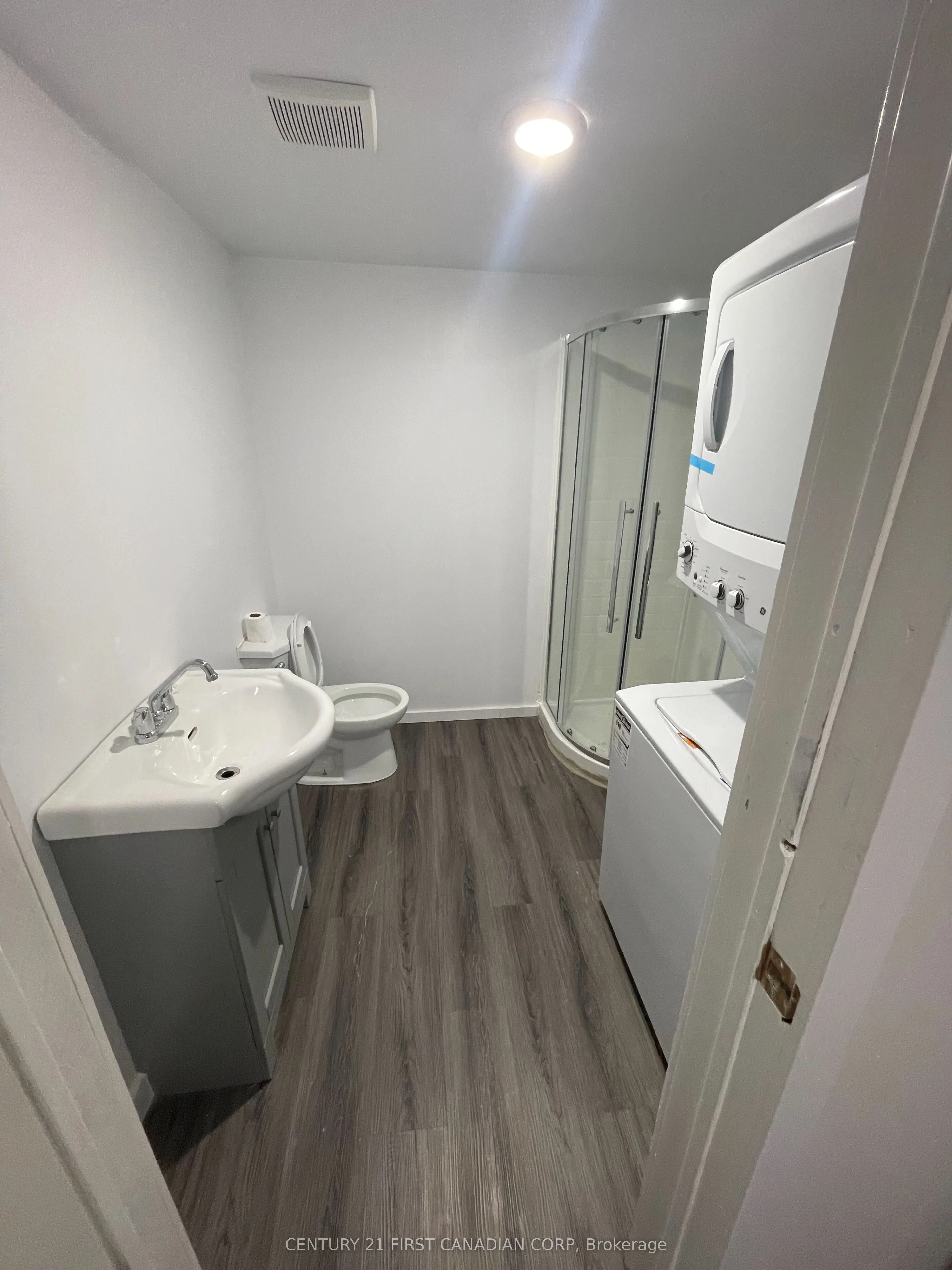 292 Simcoe Street