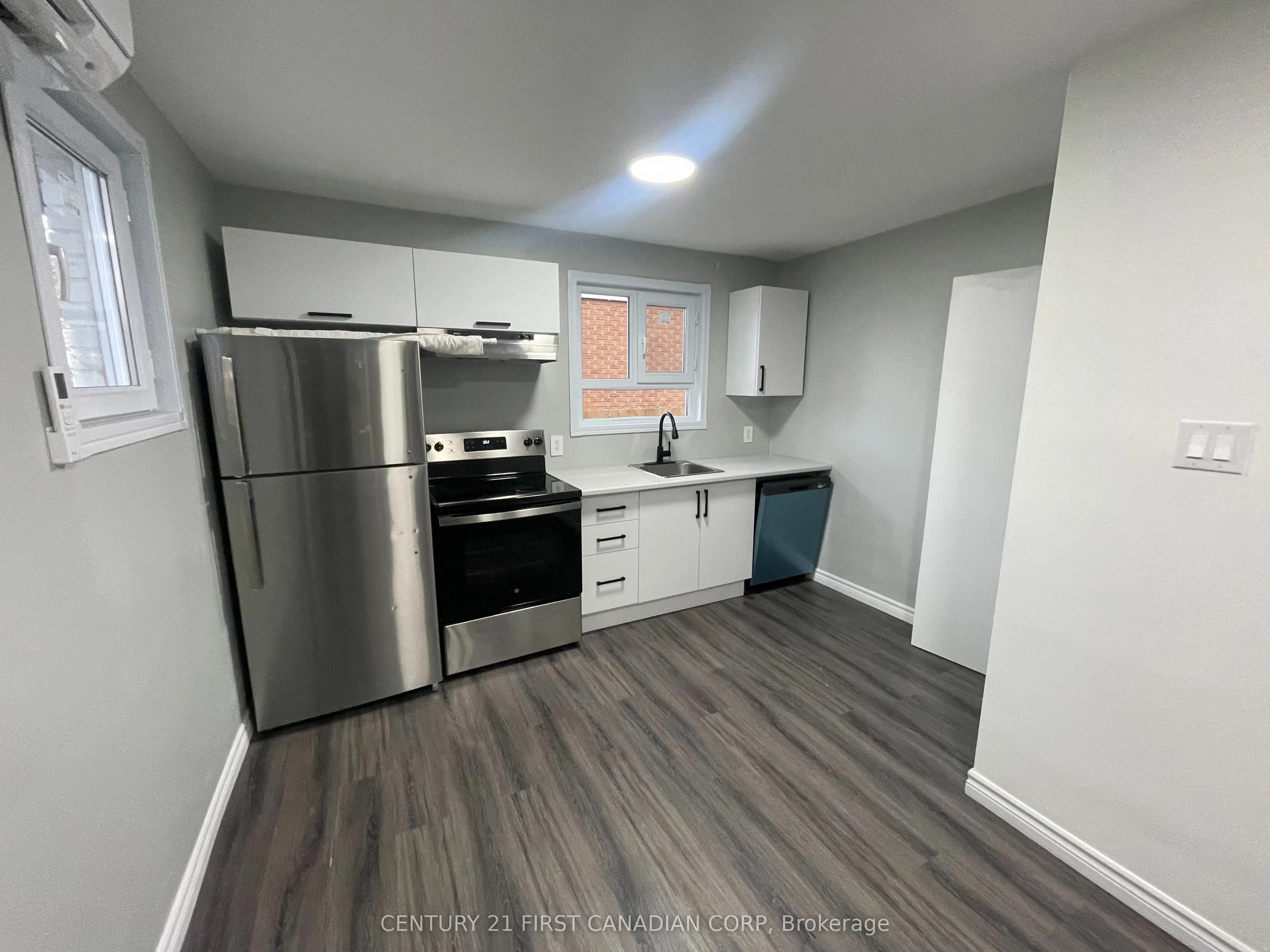 292 Simcoe Street
