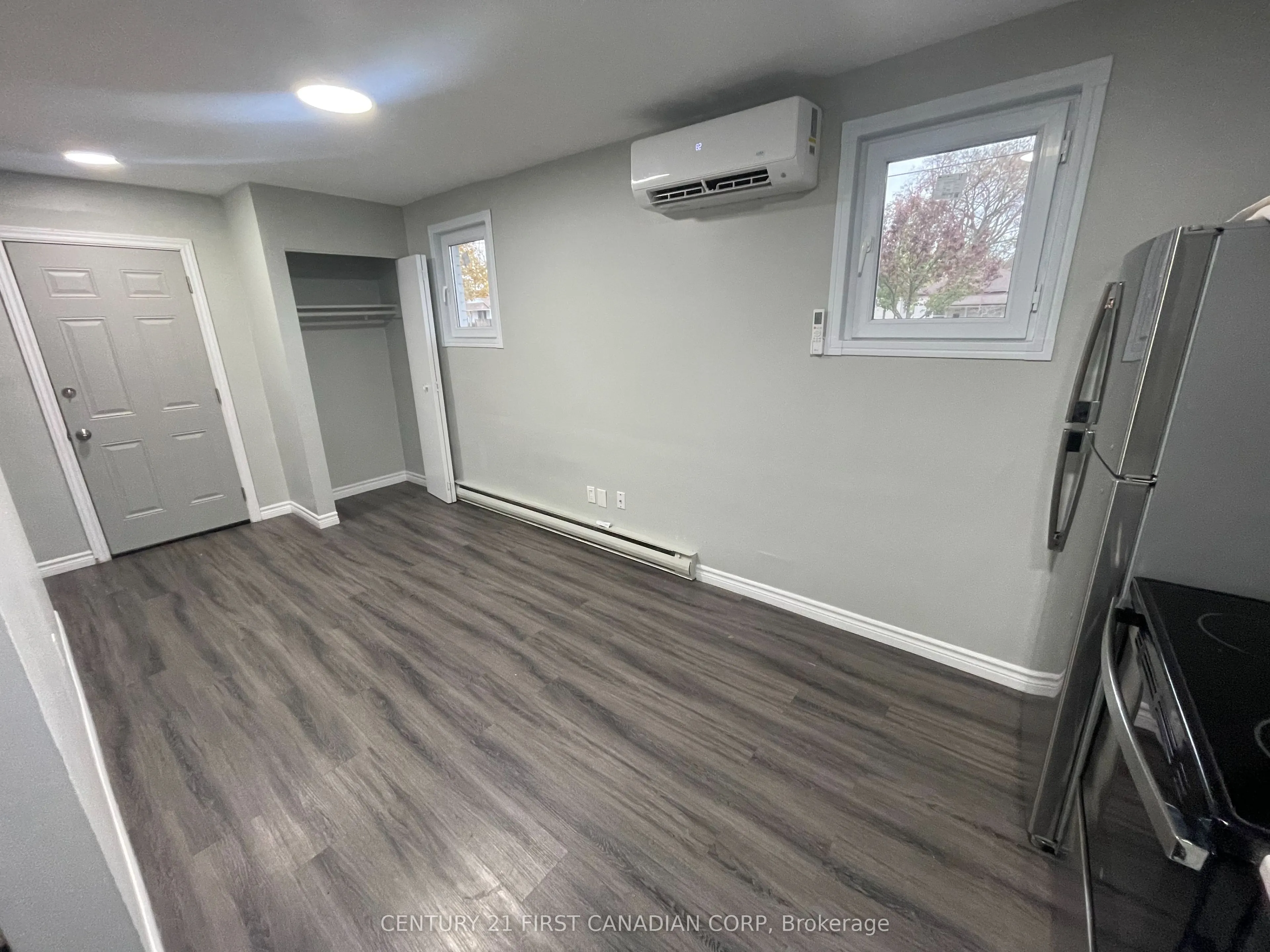 292 Simcoe Street