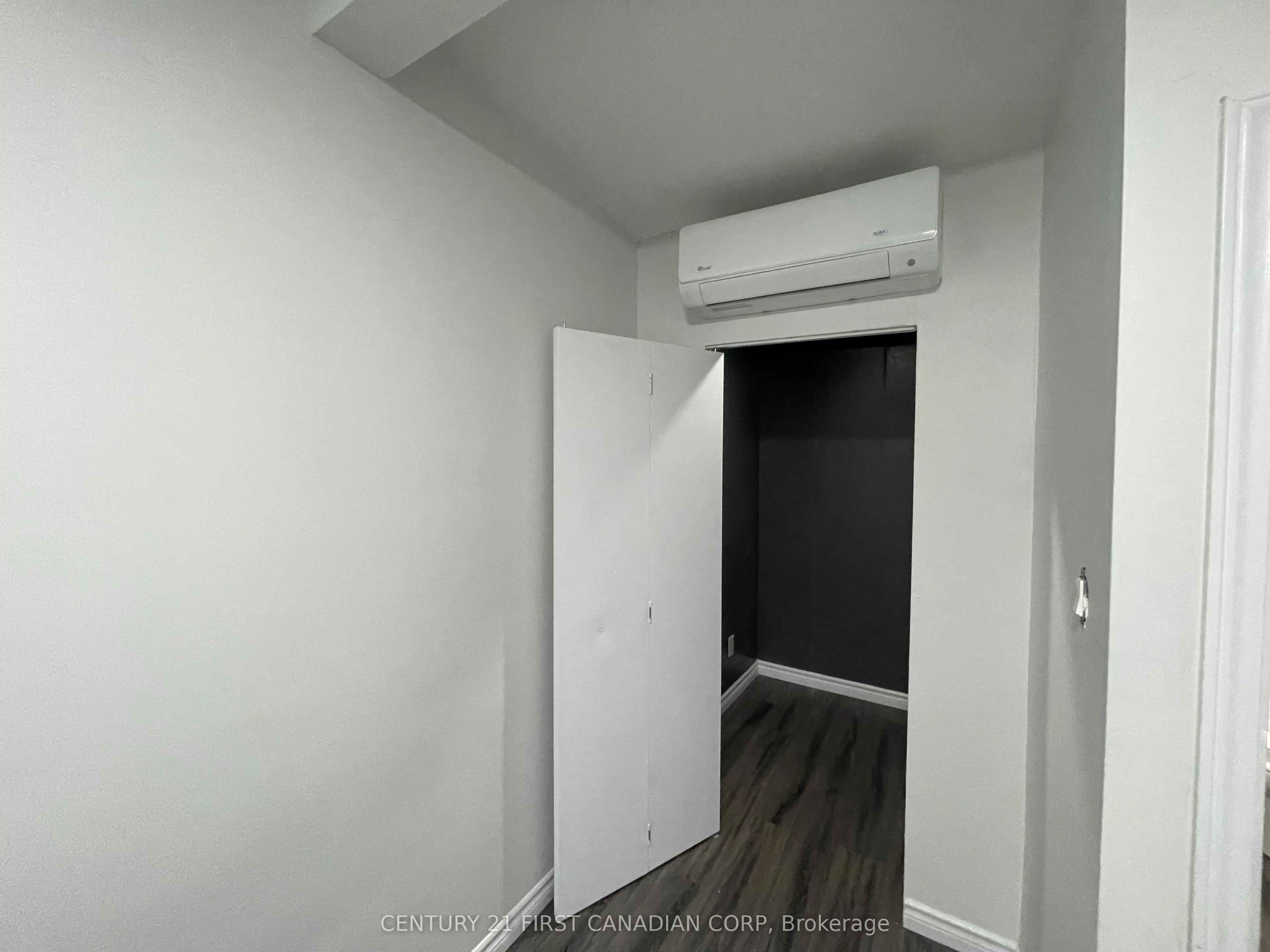 292 Simcoe Street