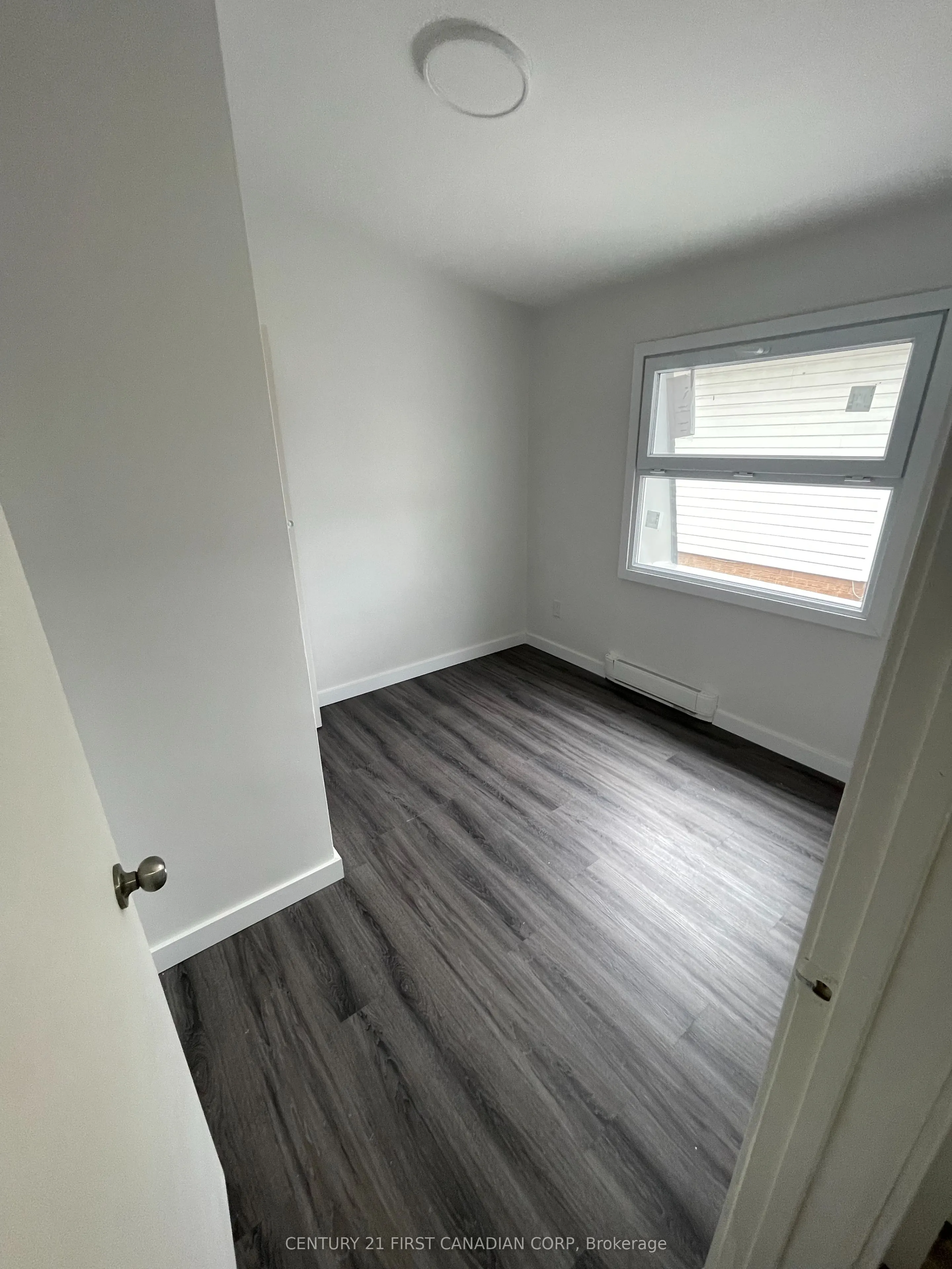 292 Simcoe Street