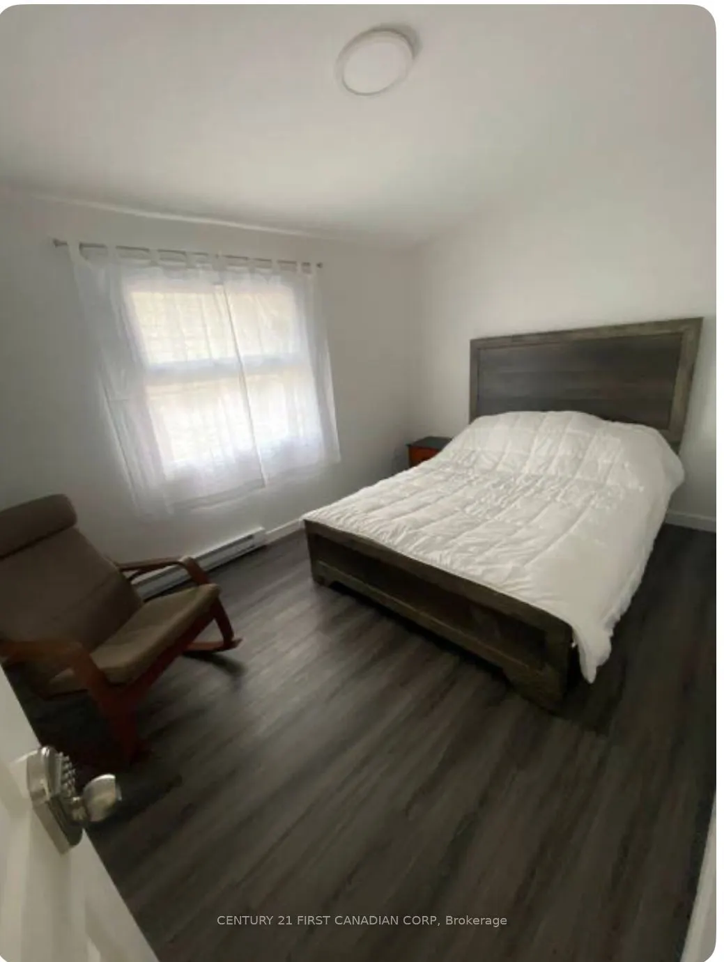 292 Simcoe Street