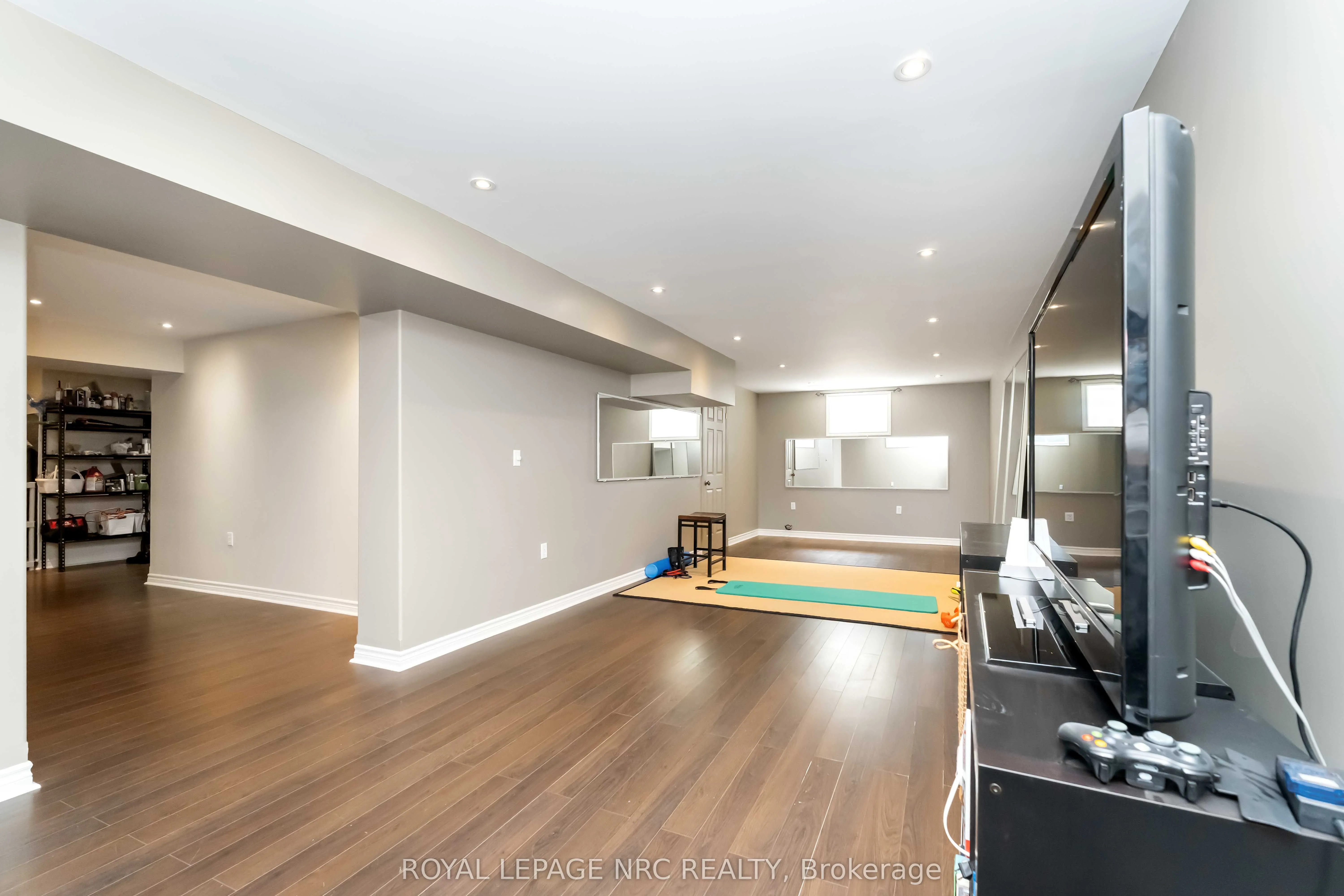 2475 Diane Street