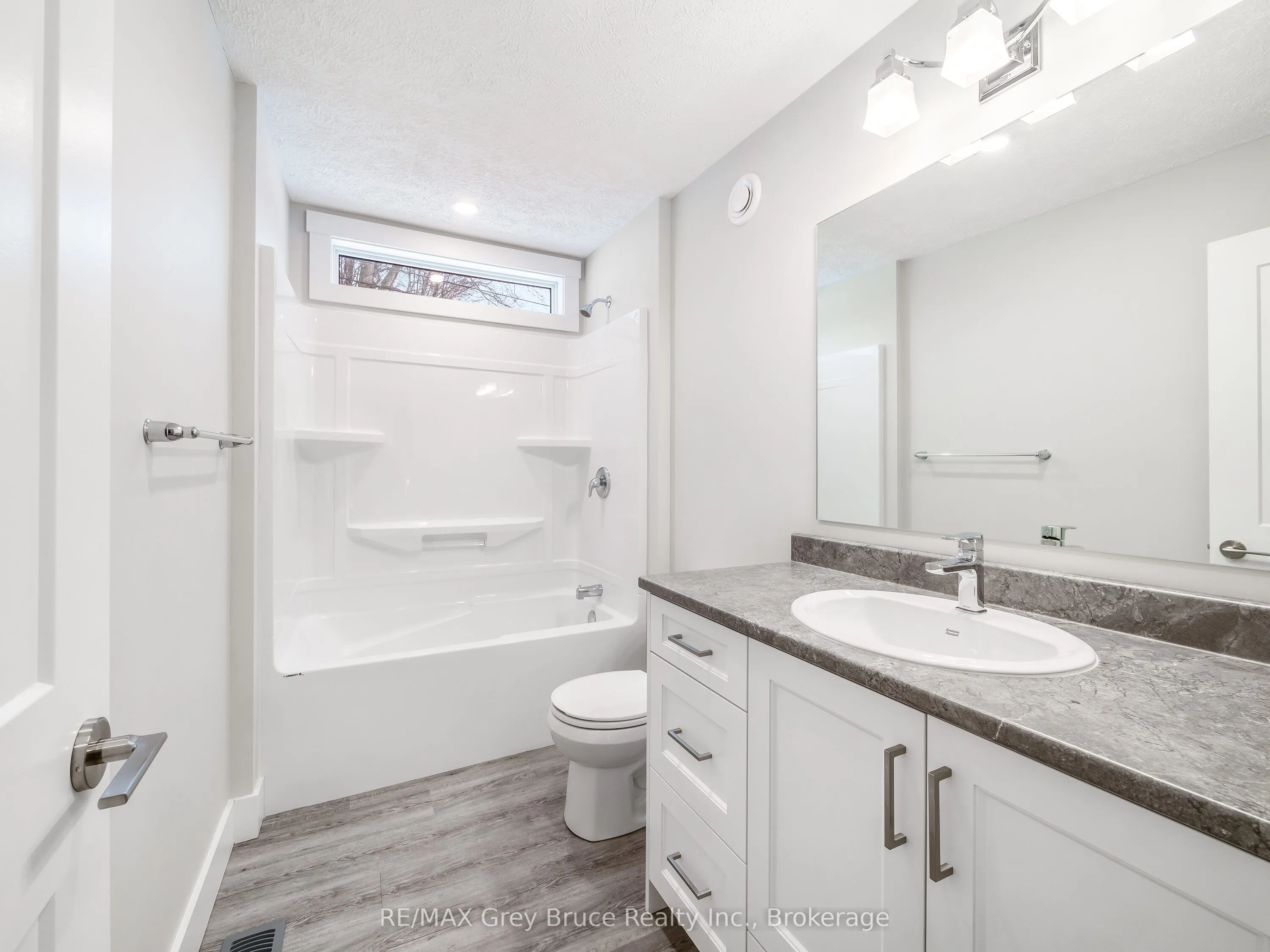 1996 6th Avenue W