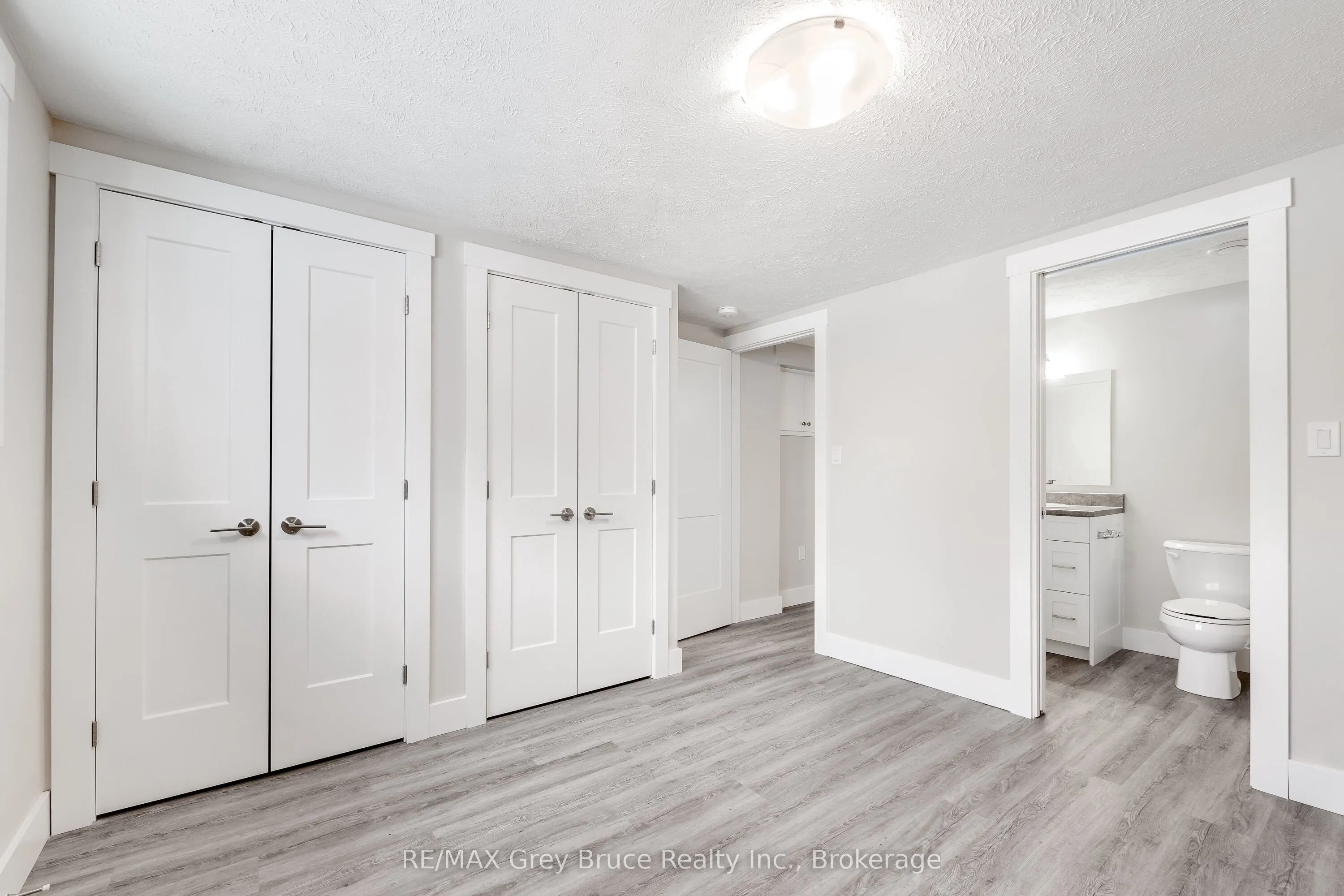 1996 6th Avenue W