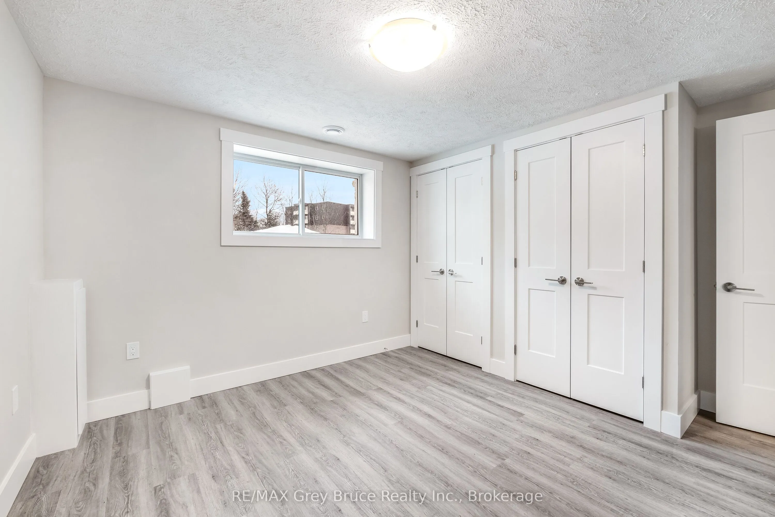 1996 6th Avenue W
