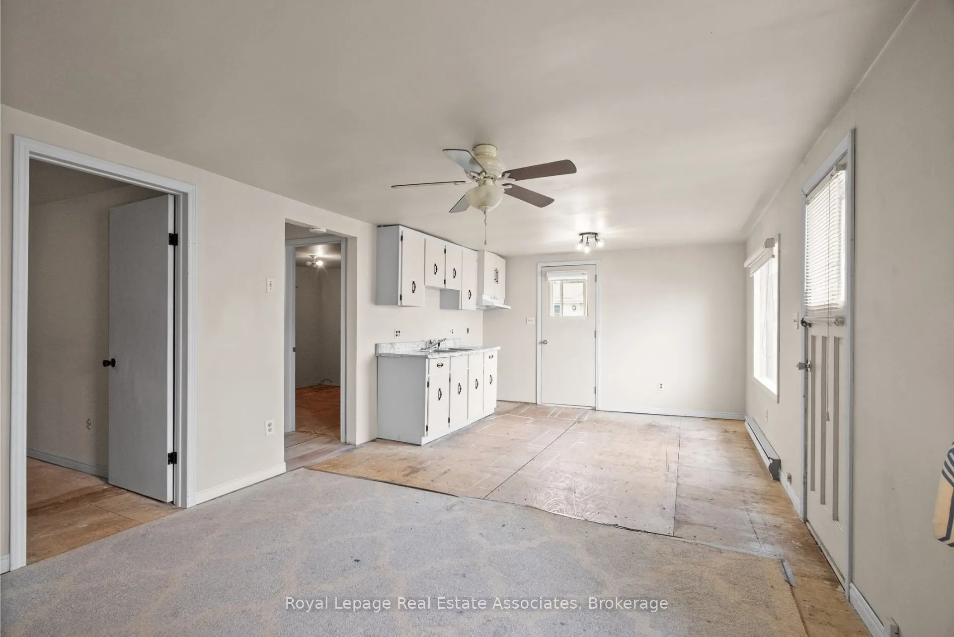 2580 Lakeshore Road