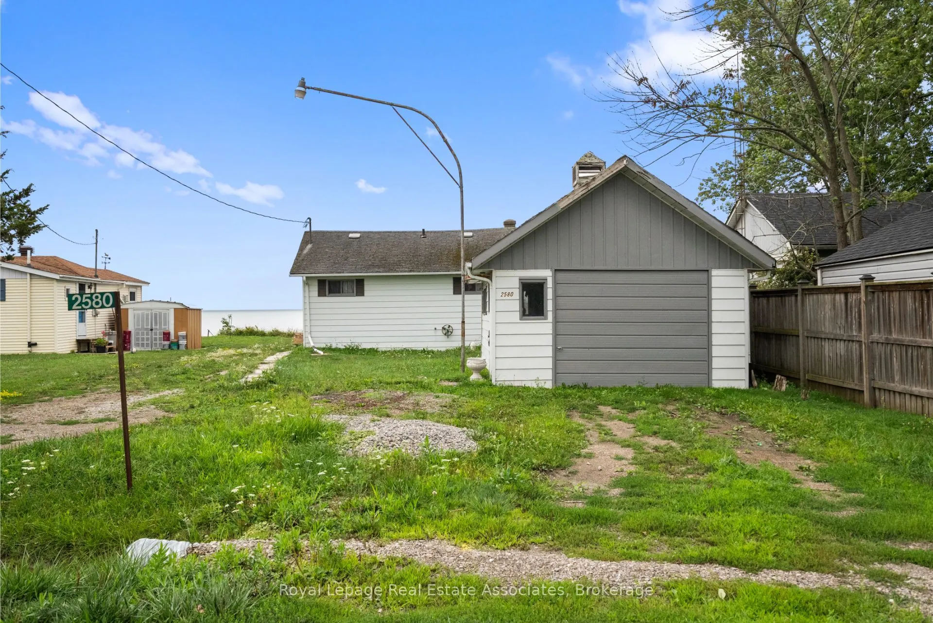 2580 Lakeshore Road