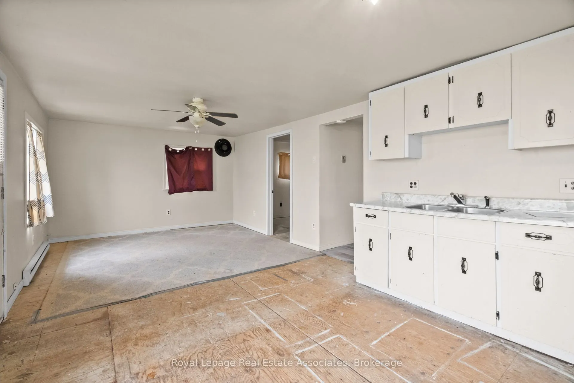 2580 Lakeshore Road