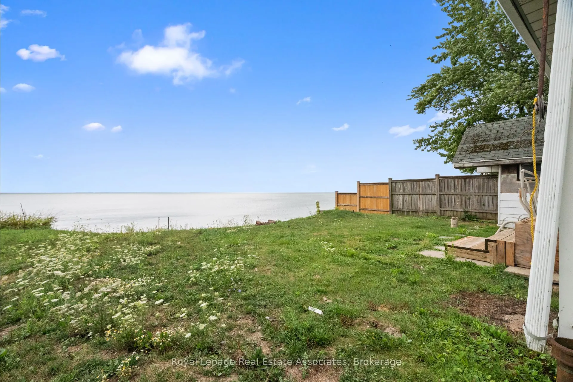 2580 Lakeshore Road