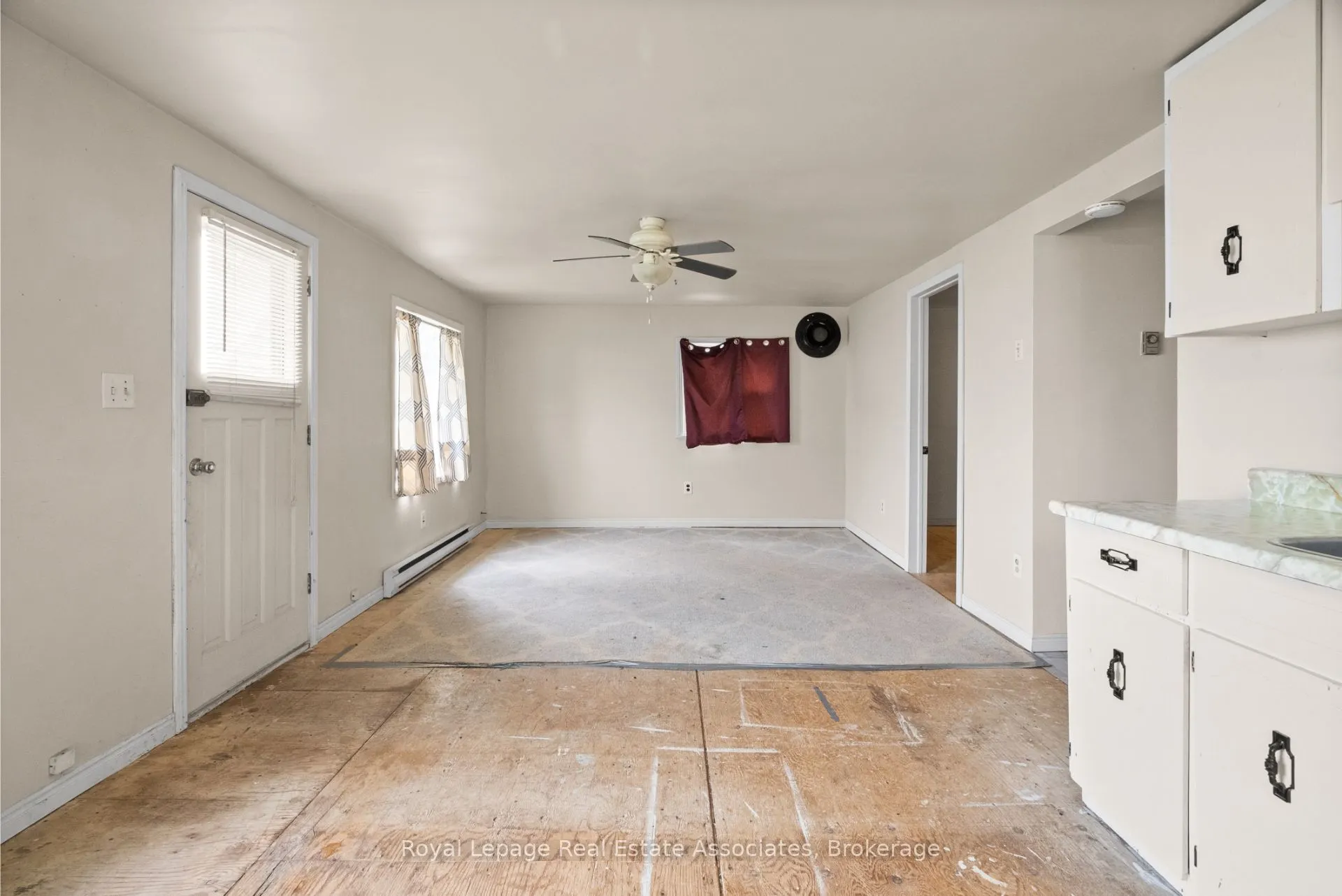 2580 Lakeshore Road