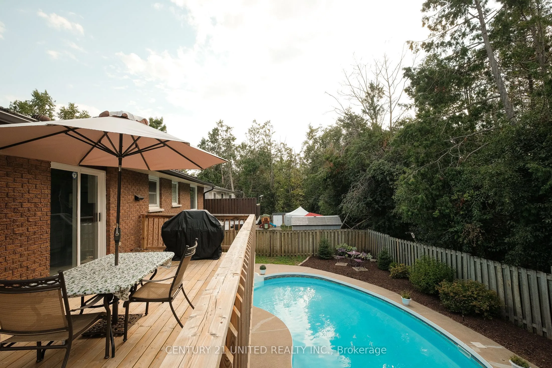 1600 Redwood Drive