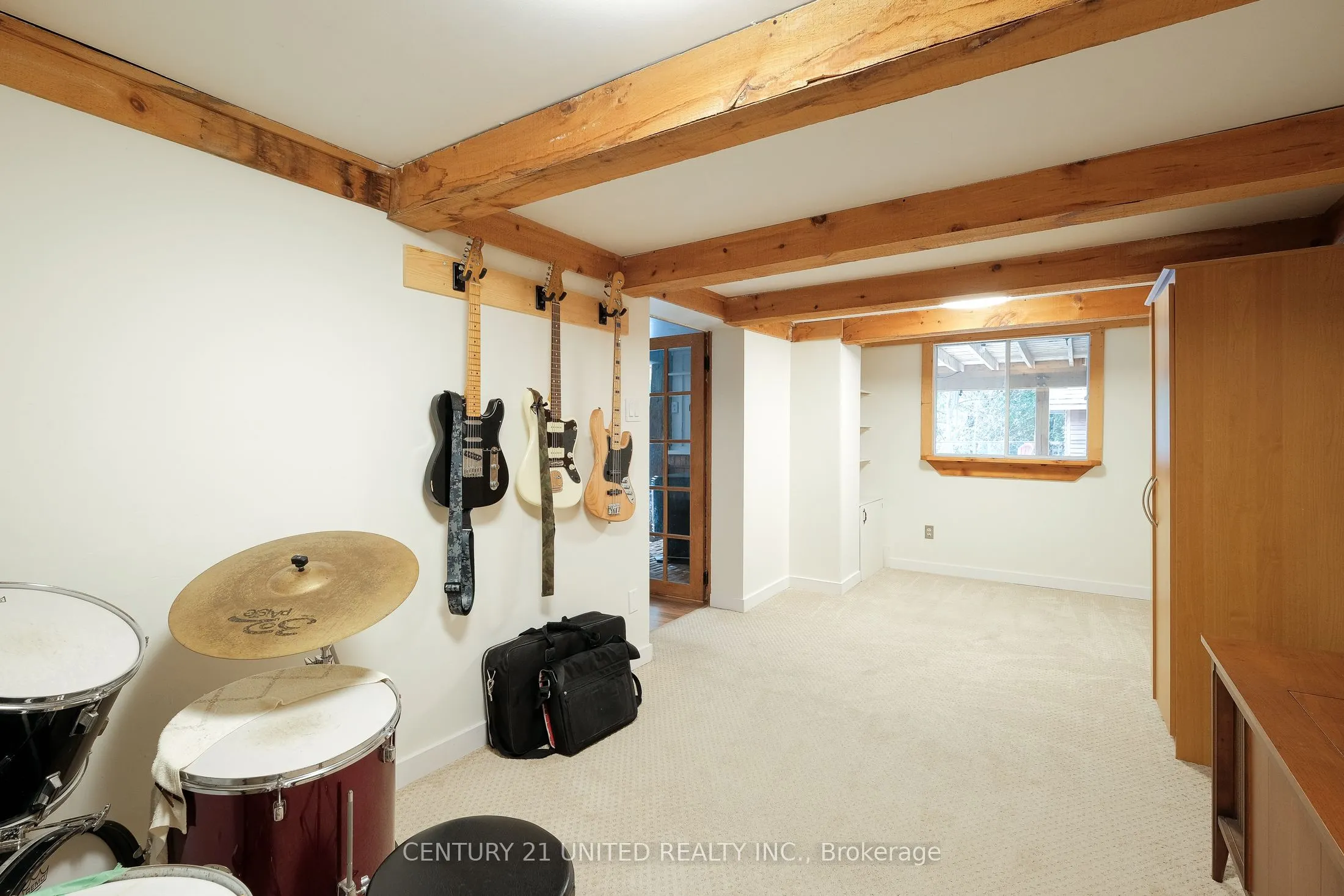1600 Redwood Drive