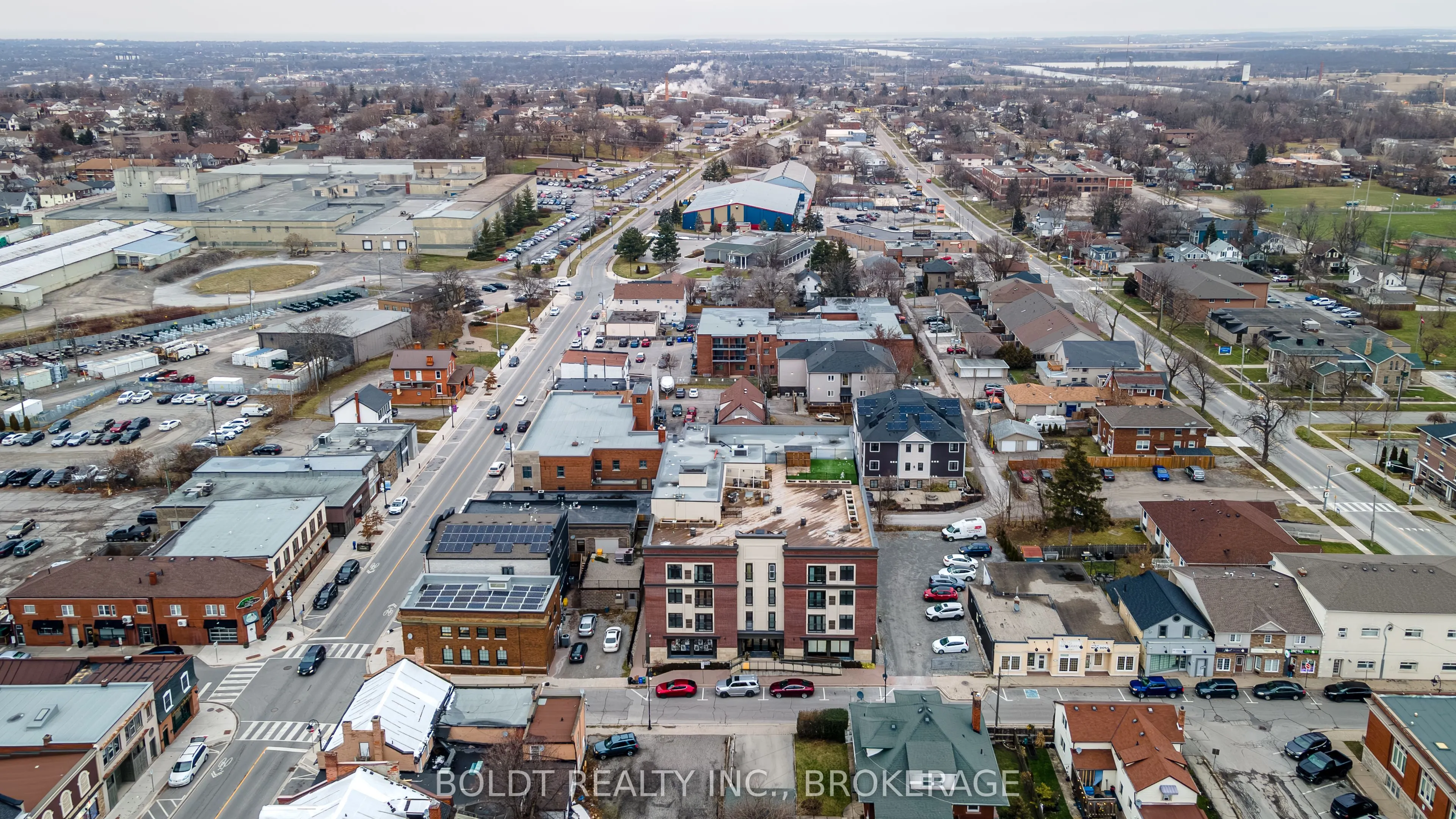 10 Albert Street E