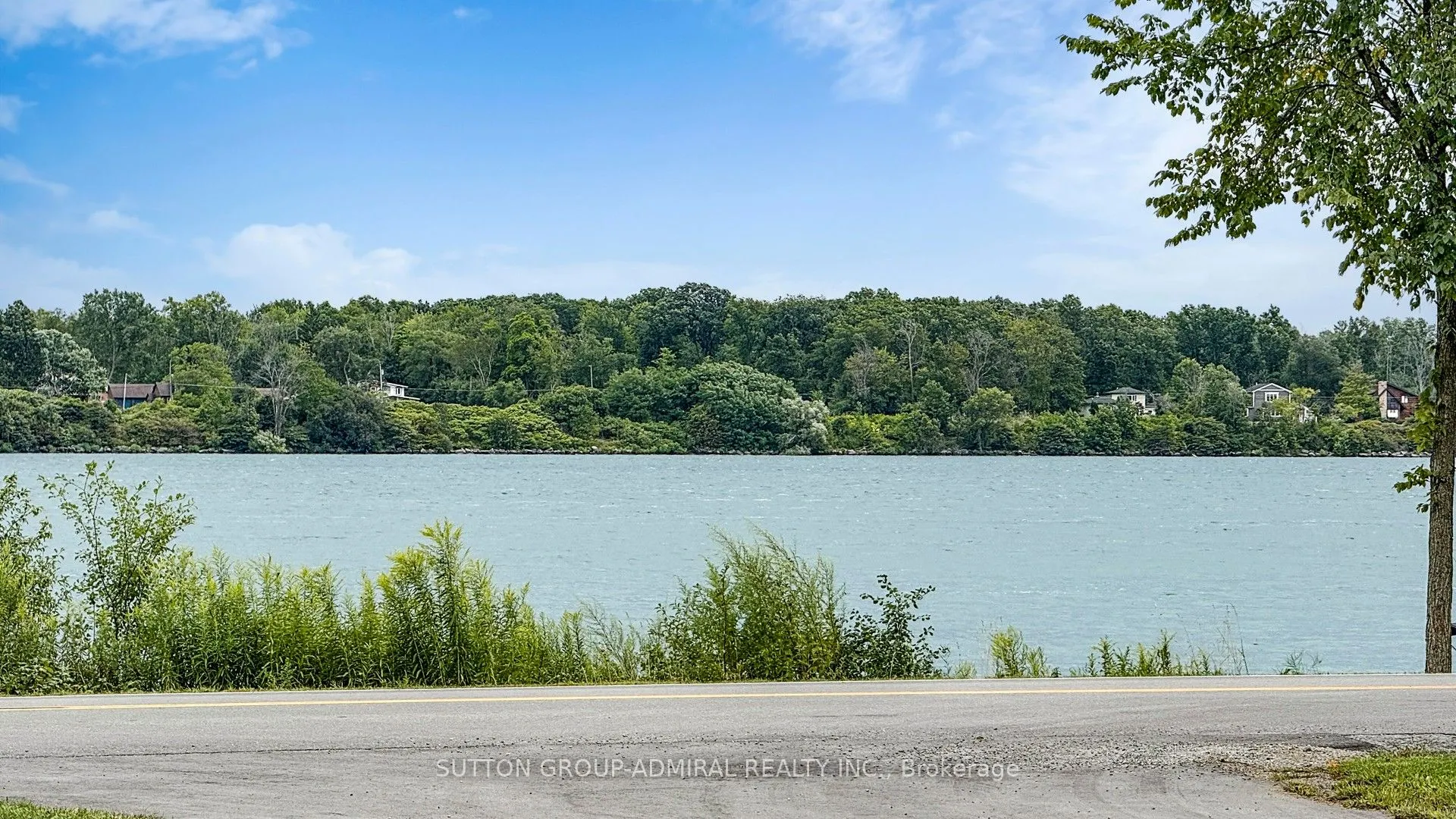 9767 Niagara River Parkway