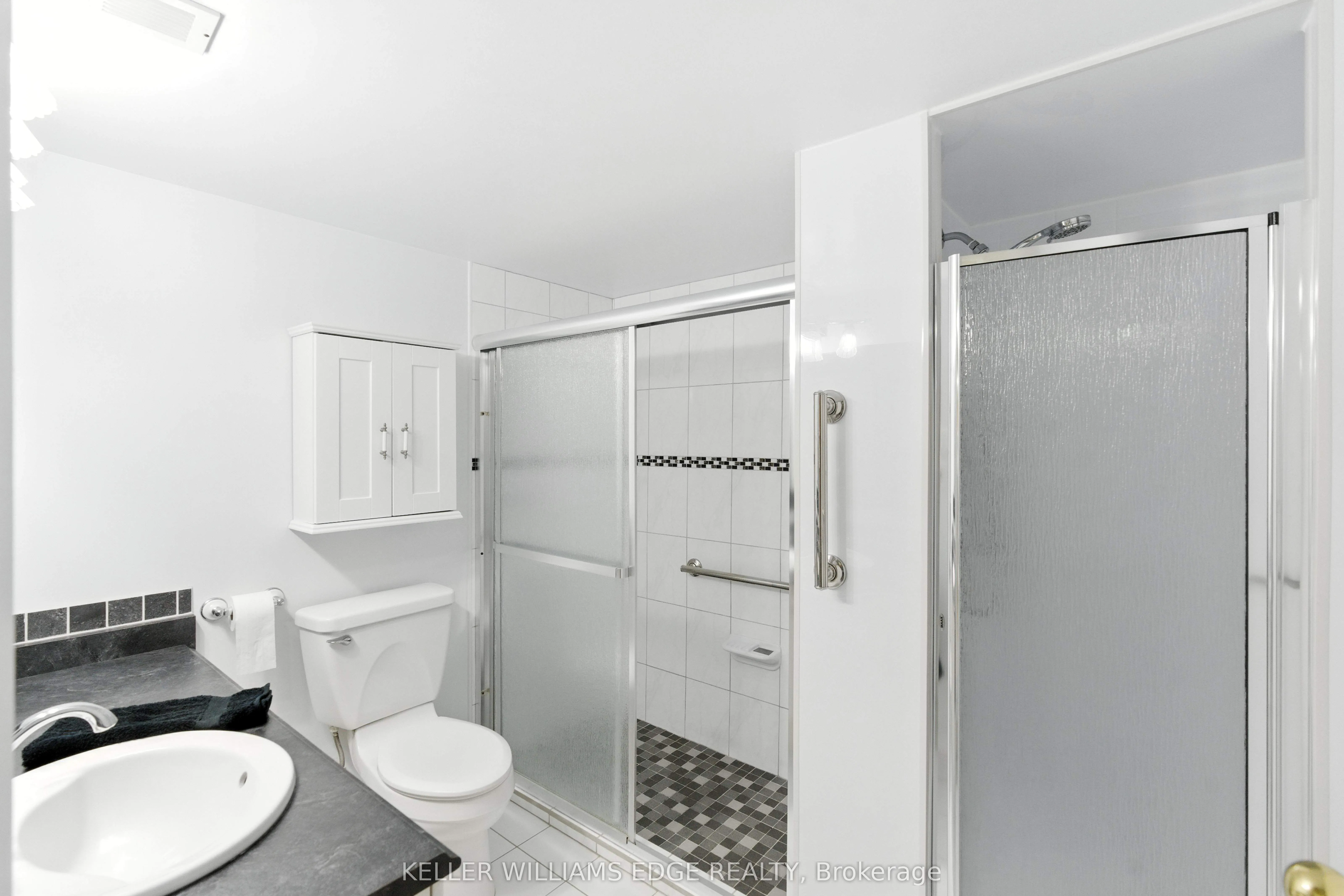 9 Bonheur Court, #807