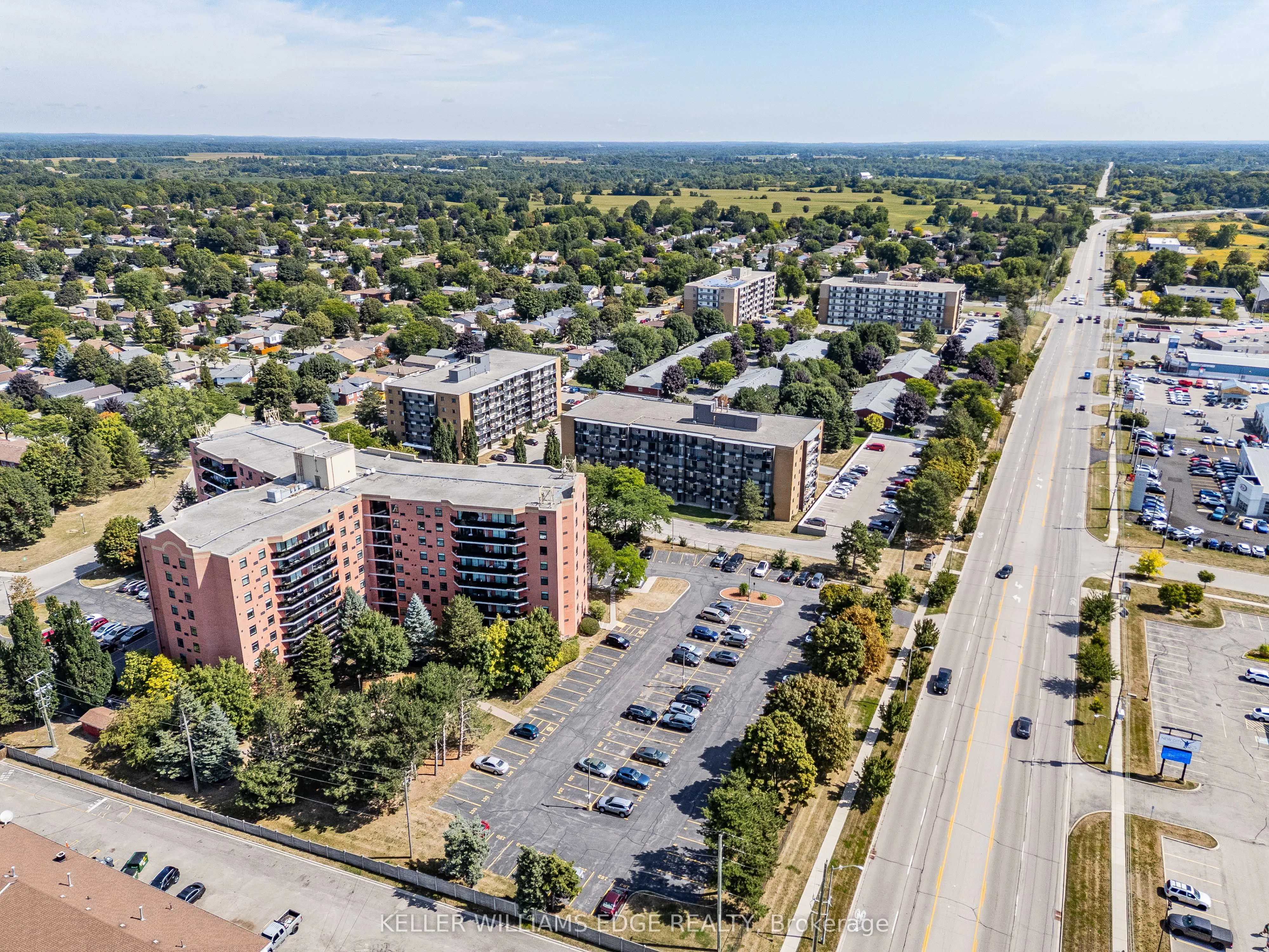 9 Bonheur Court, #807