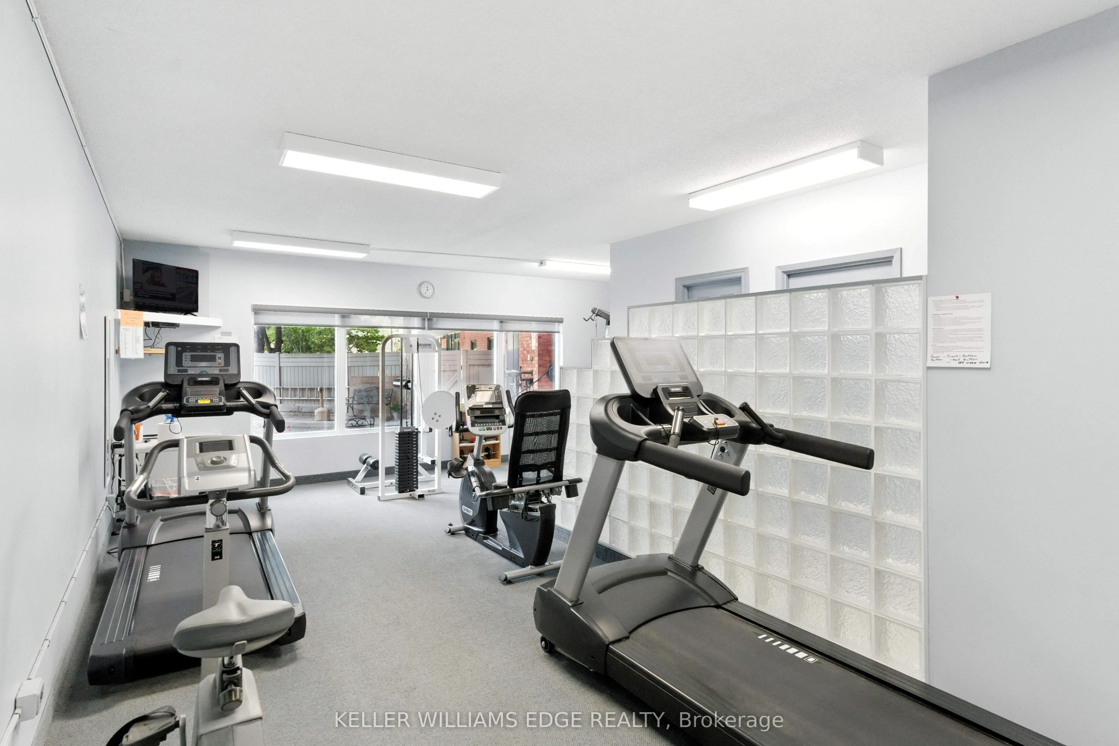9 Bonheur Court, #807