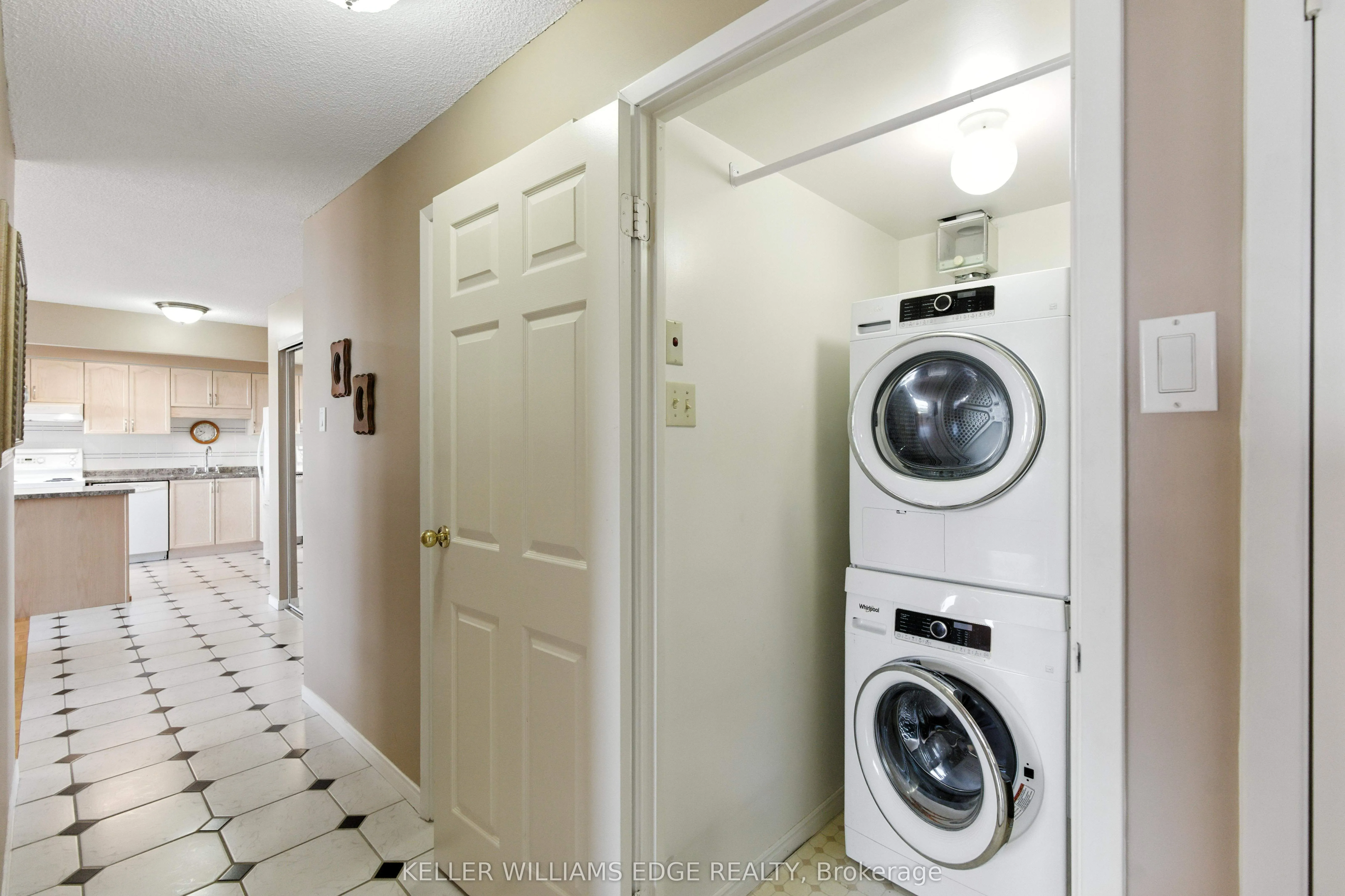 9 Bonheur Court, #807