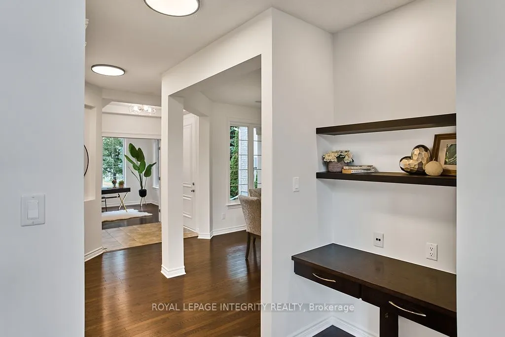 904 Nettleship Court