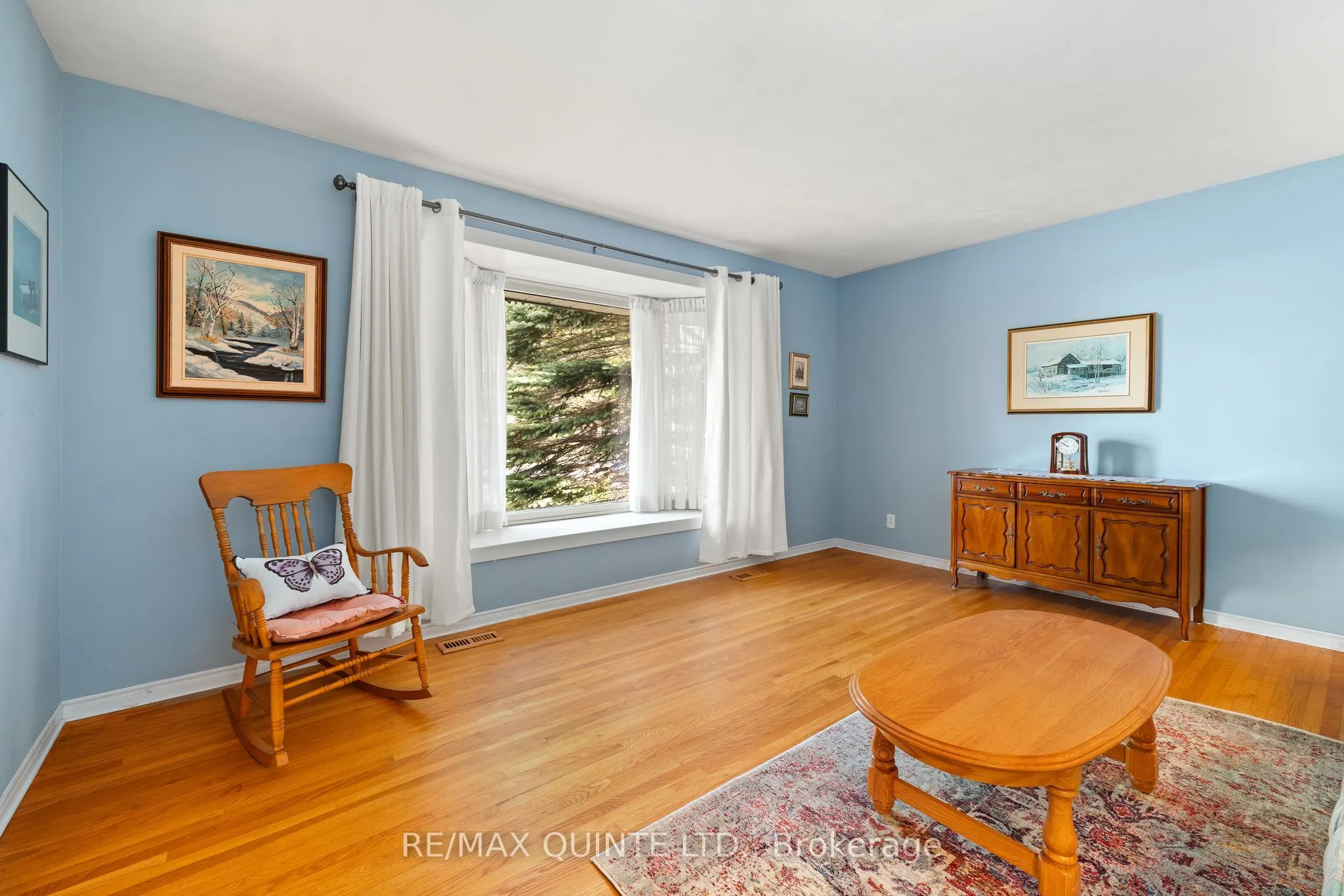 263 College Street W