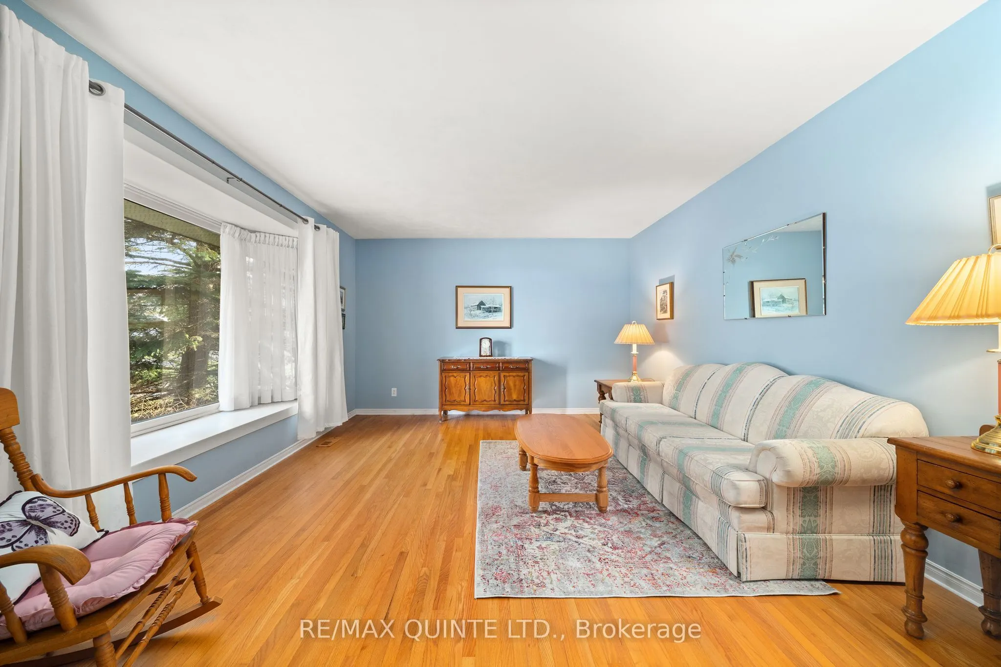 263 College Street W