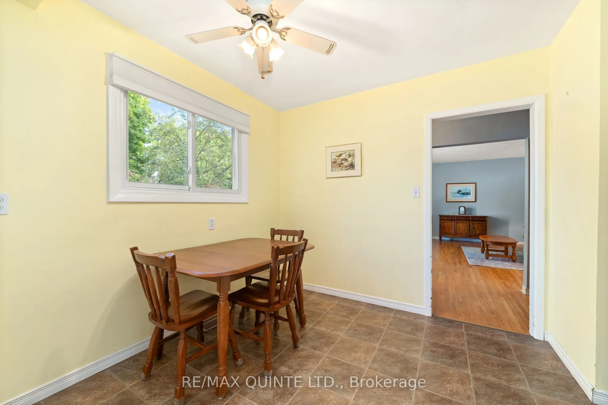 263 College Street W