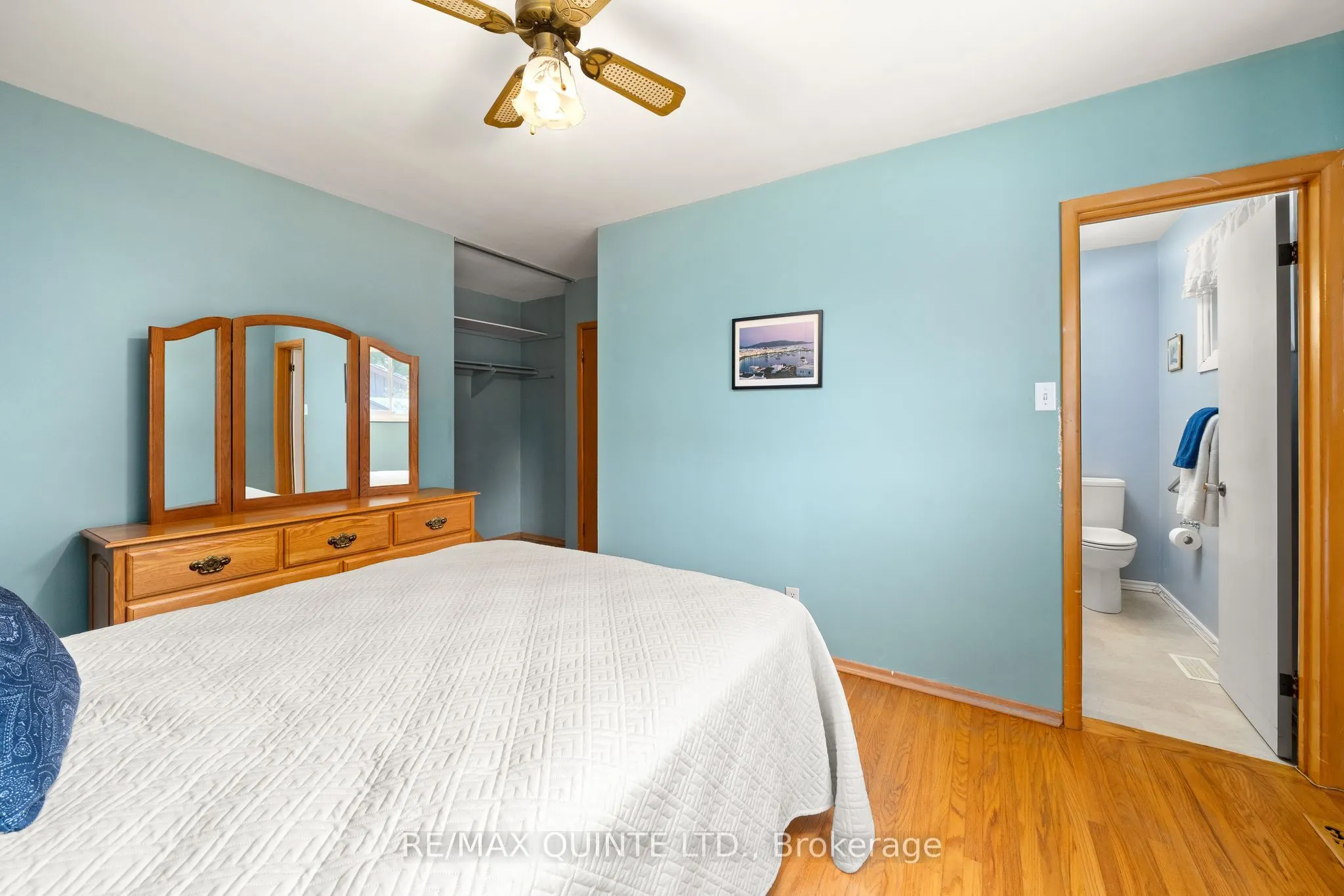 263 College Street W