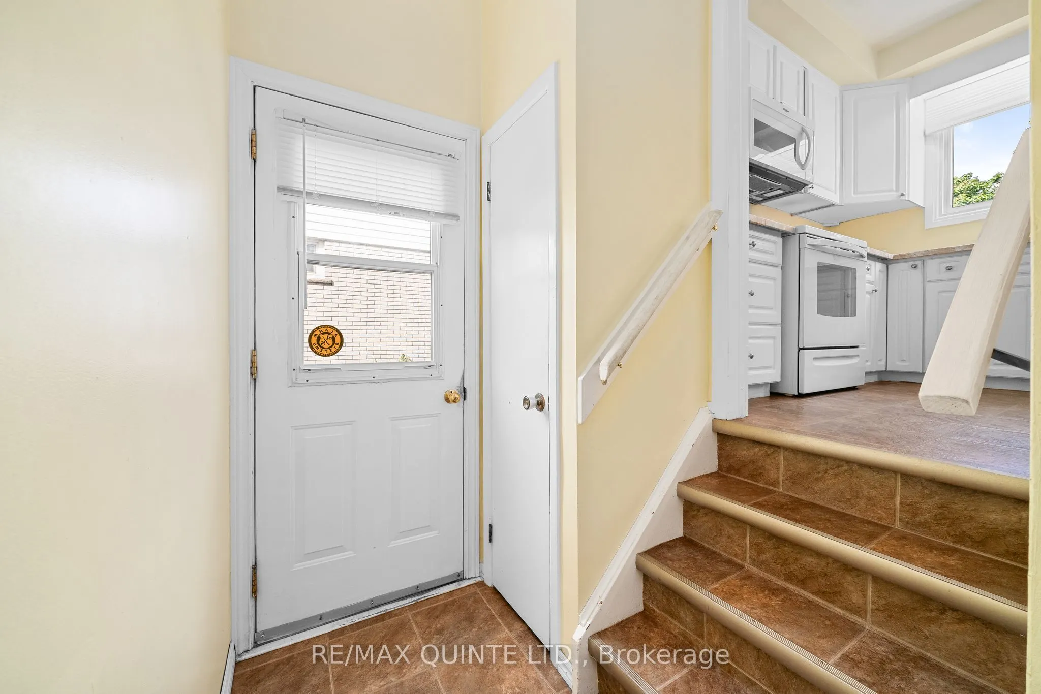 263 College Street W